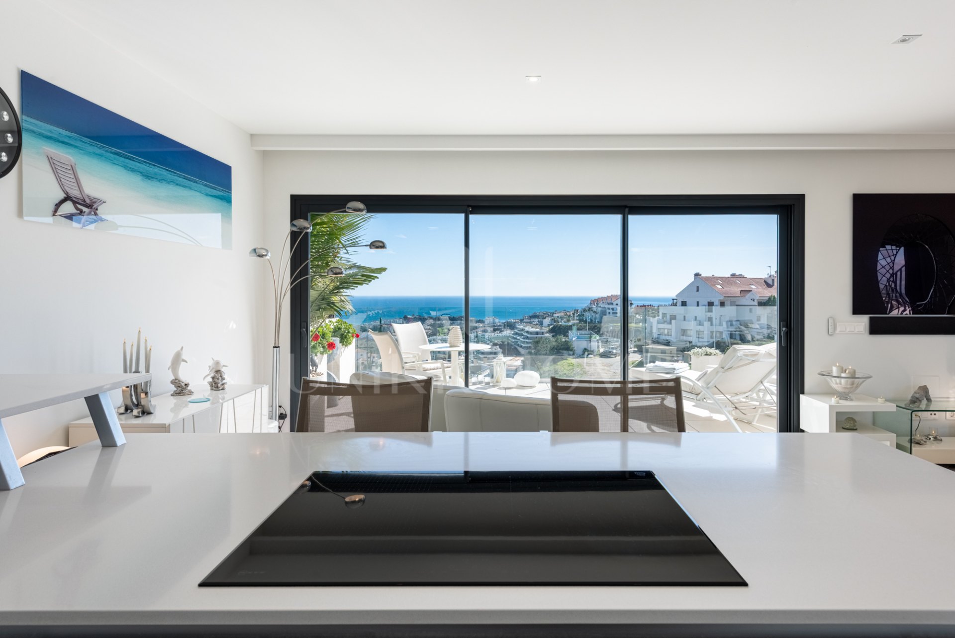 Amazing duplex penthouse with 360 views.