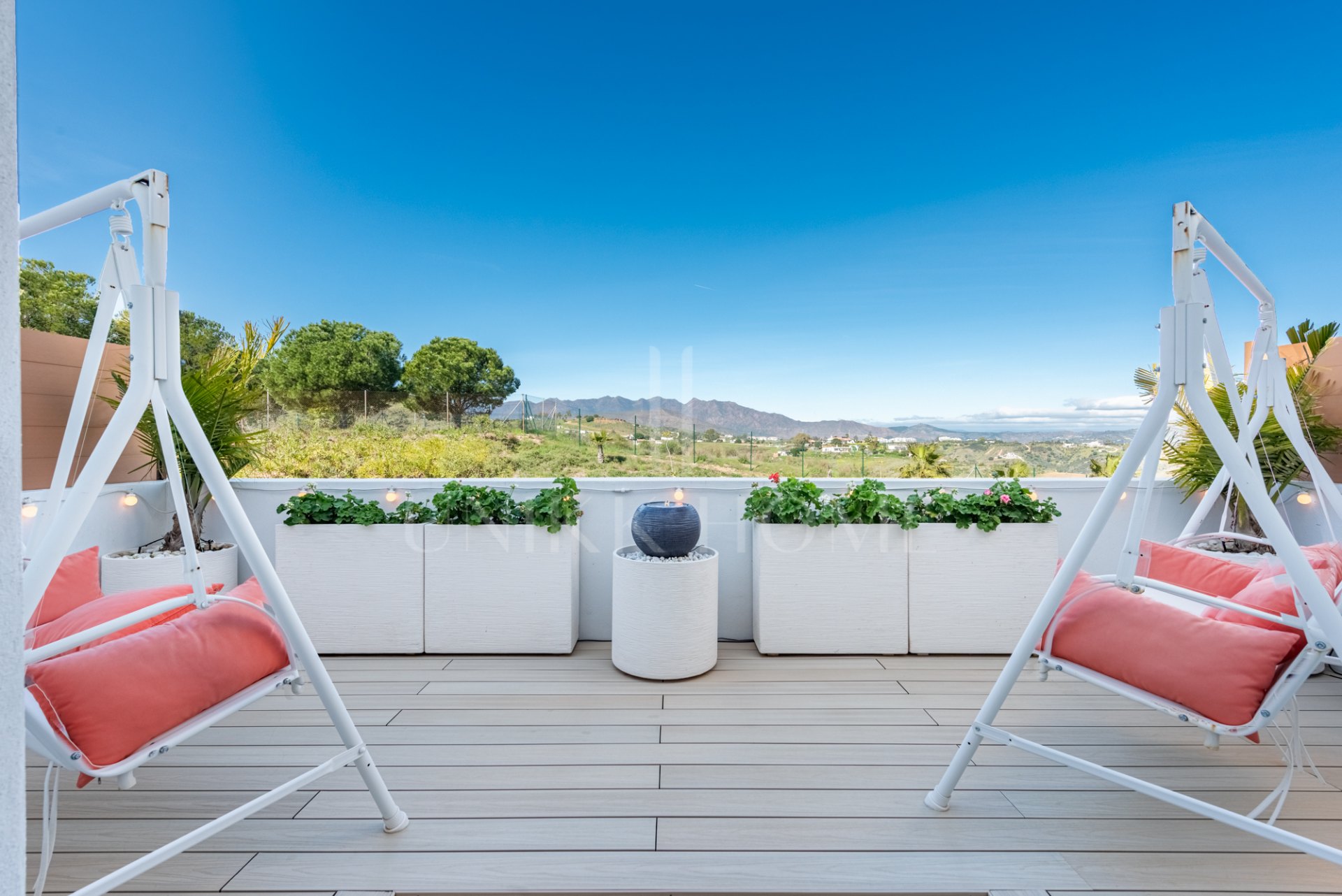 Amazing duplex penthouse with 360 views.