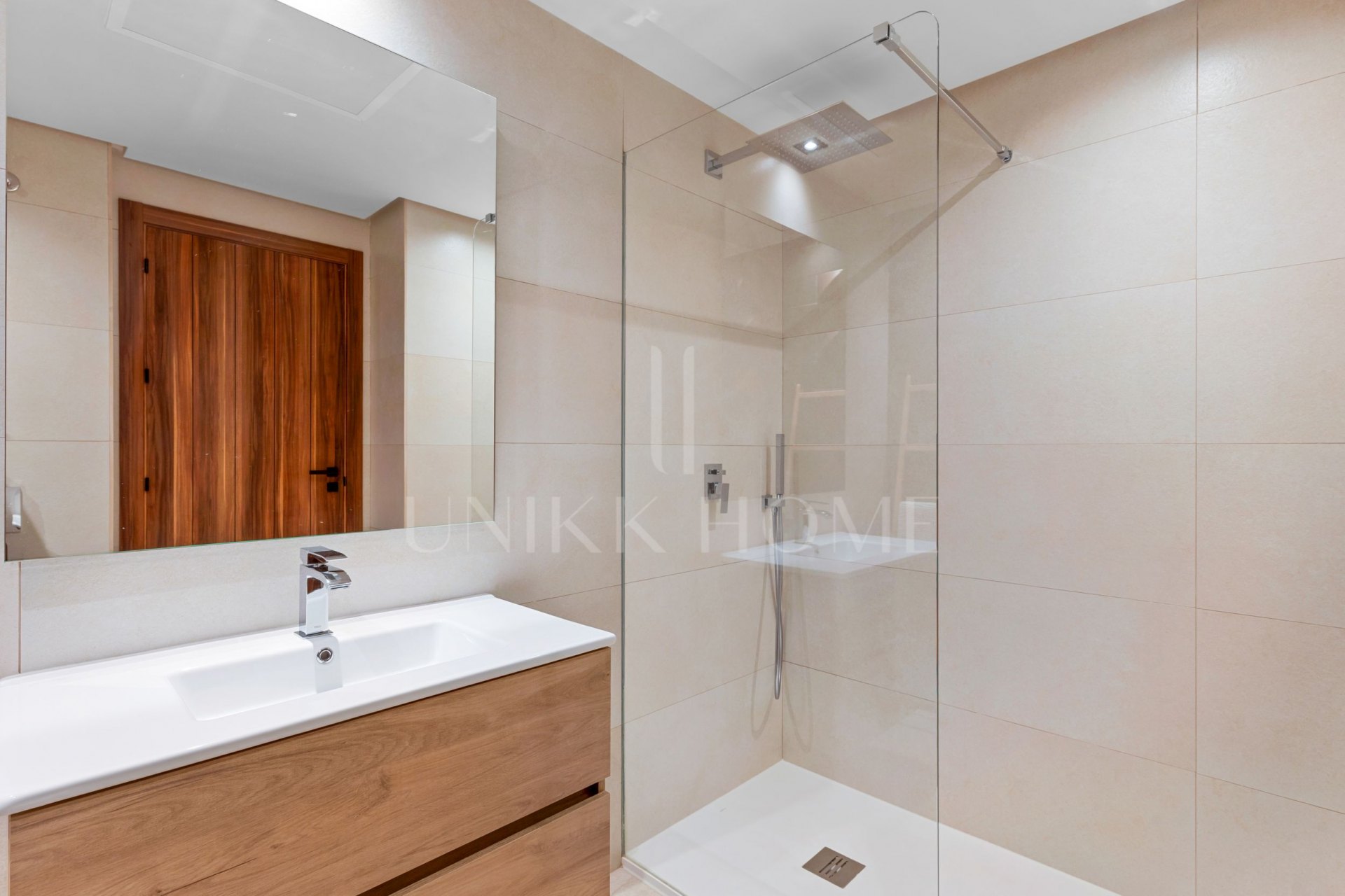 Exclusive apartment in Nueva Andalucía