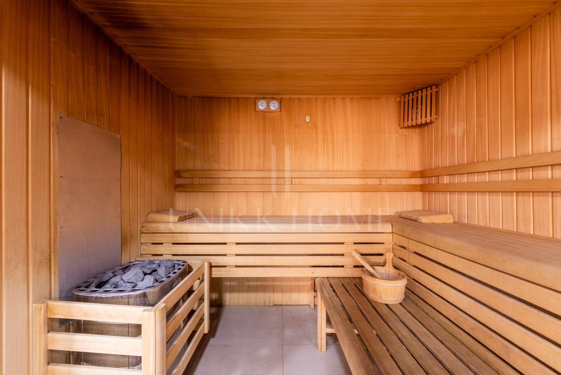 Elegante apartamento de 2 dormitorios con terraza y vistas al mar en Panoramica, El Higuerón