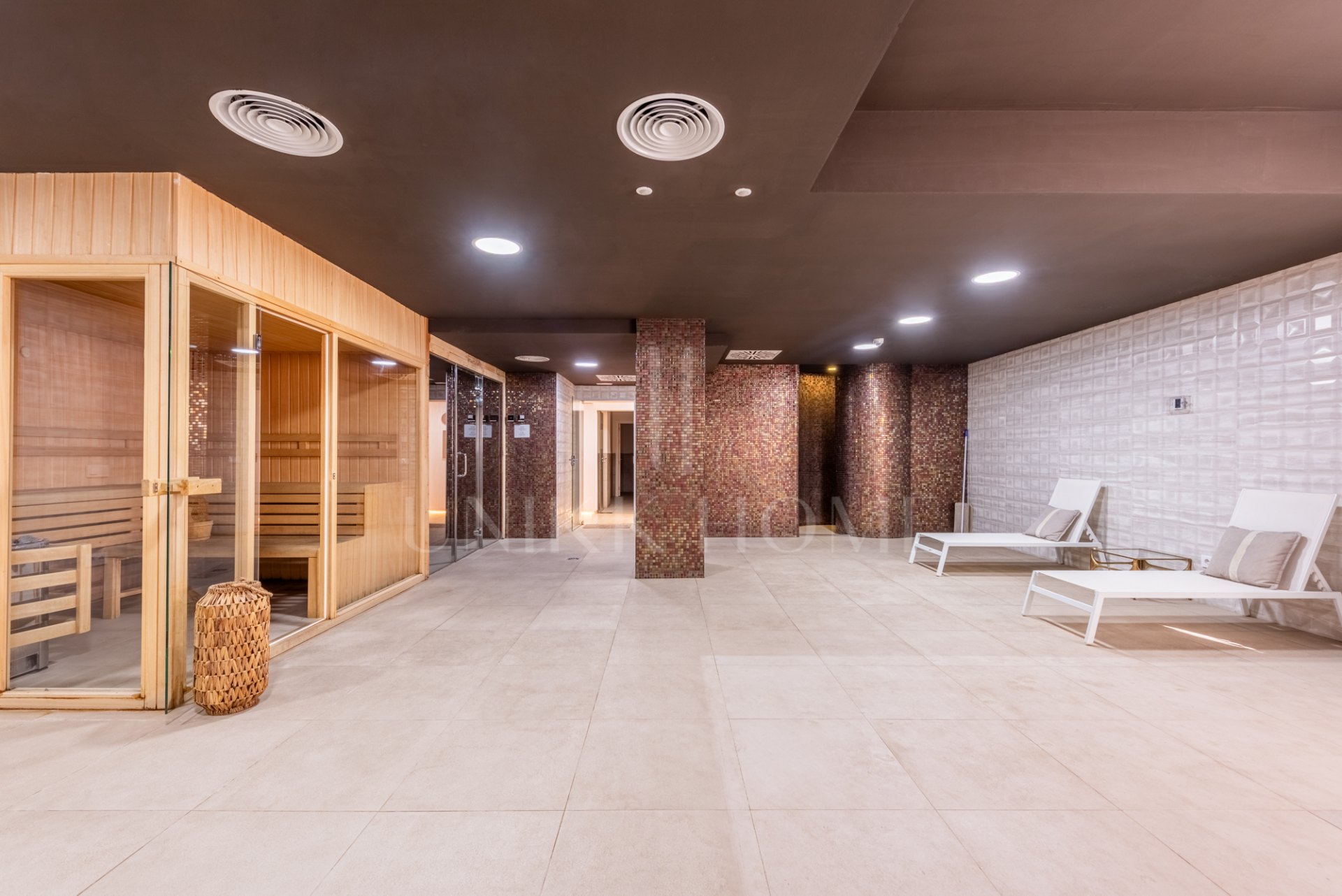 Elegante apartamento de 2 dormitorios con terraza y vistas al mar en Panoramica, El Higuerón