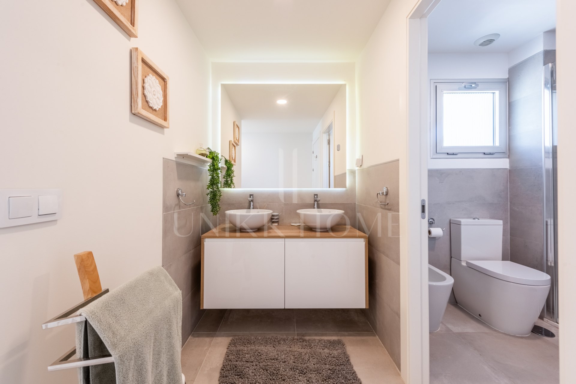 Elegante apartamento de 2 dormitorios con terraza y vistas al mar en Panoramica, El Higuerón