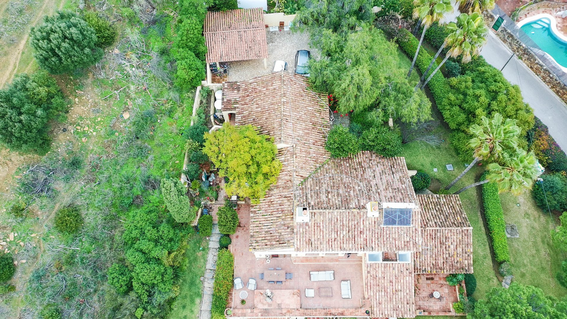 Villa Espaciosa de Estilo Andaluz con Impresionantes Vistas al Mar en Bahía Dorada, Estepona