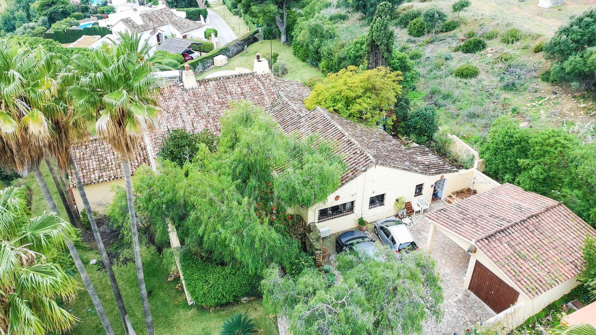 Villa Espaciosa de Estilo Andaluz con Impresionantes Vistas al Mar en Bahía Dorada, Estepona