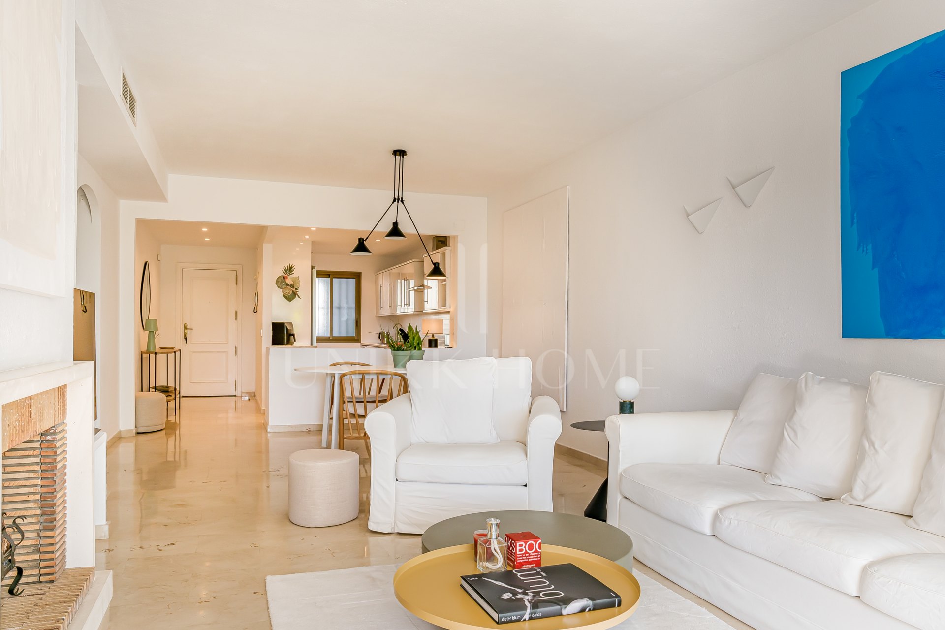 Elegante residencia en esquina con jardín en Cerro Blanco – A pasos de Puerto Banús y Centro Plaza
