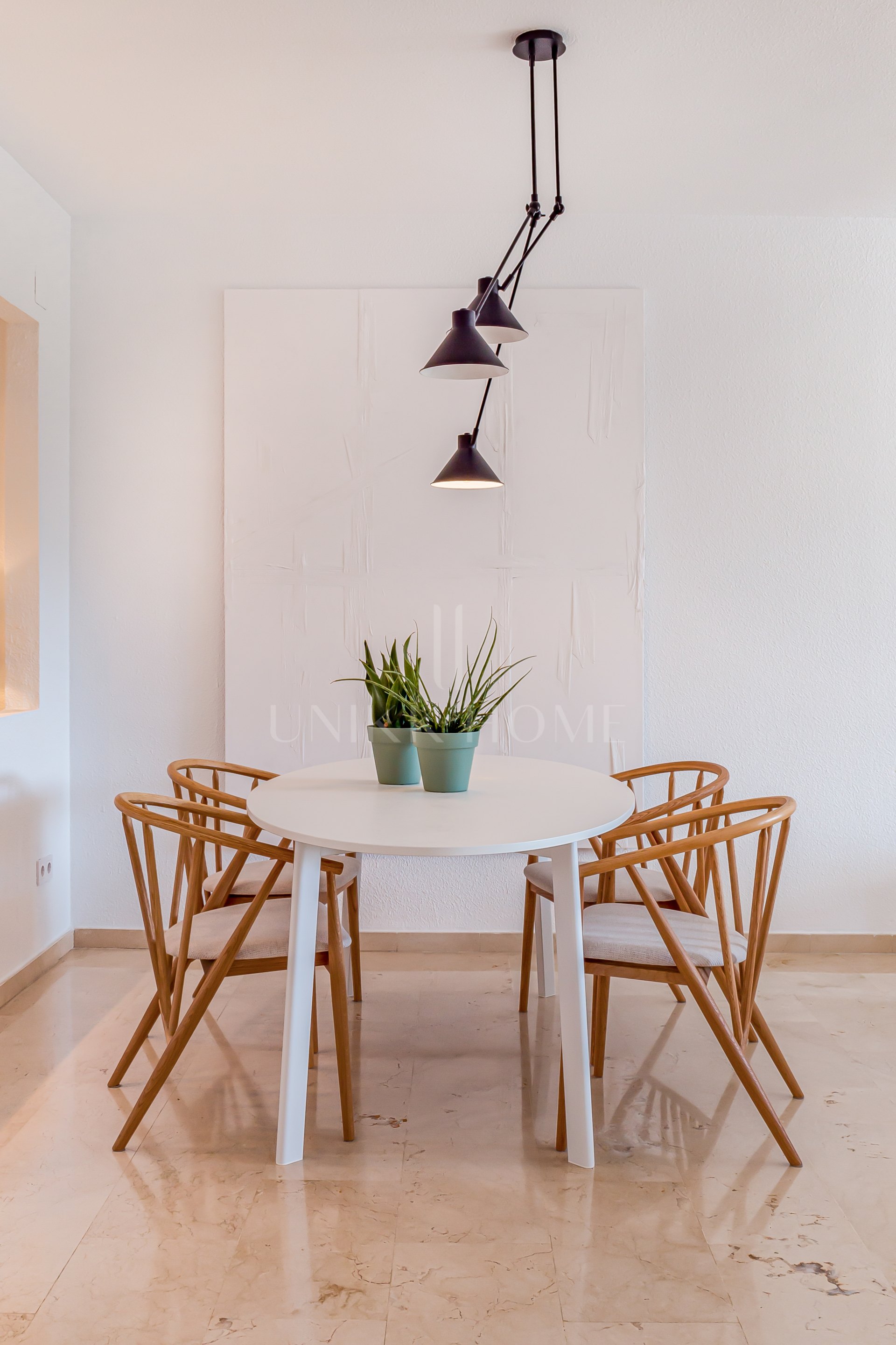 Elegante residencia en esquina con jardín en Cerro Blanco – A pasos de Puerto Banús y Centro Plaza