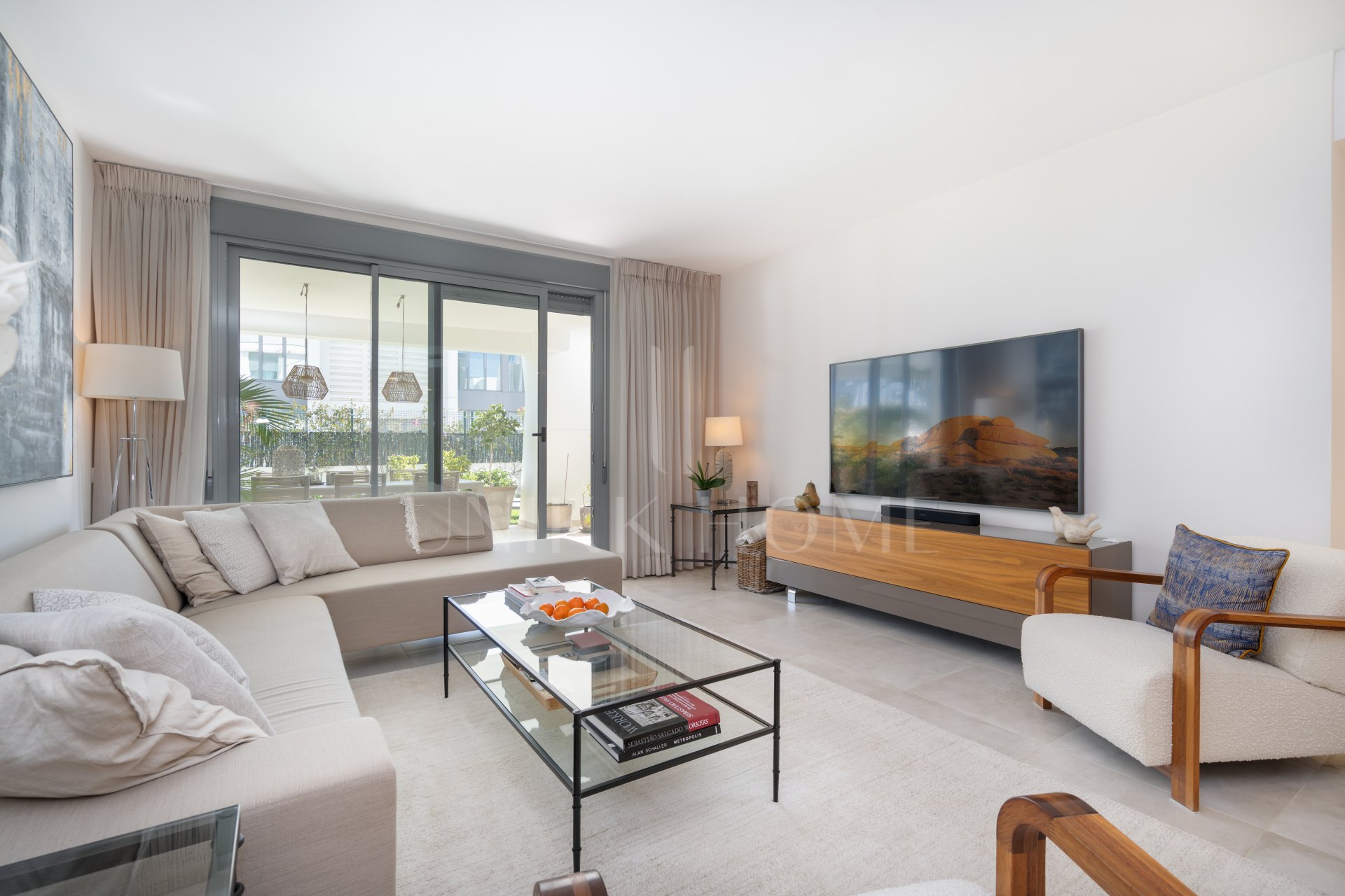Luminoso apartamento en planta baja de 3 dormitorios con jardín privado en Vanian Gardens – Nueva Milla de Oro