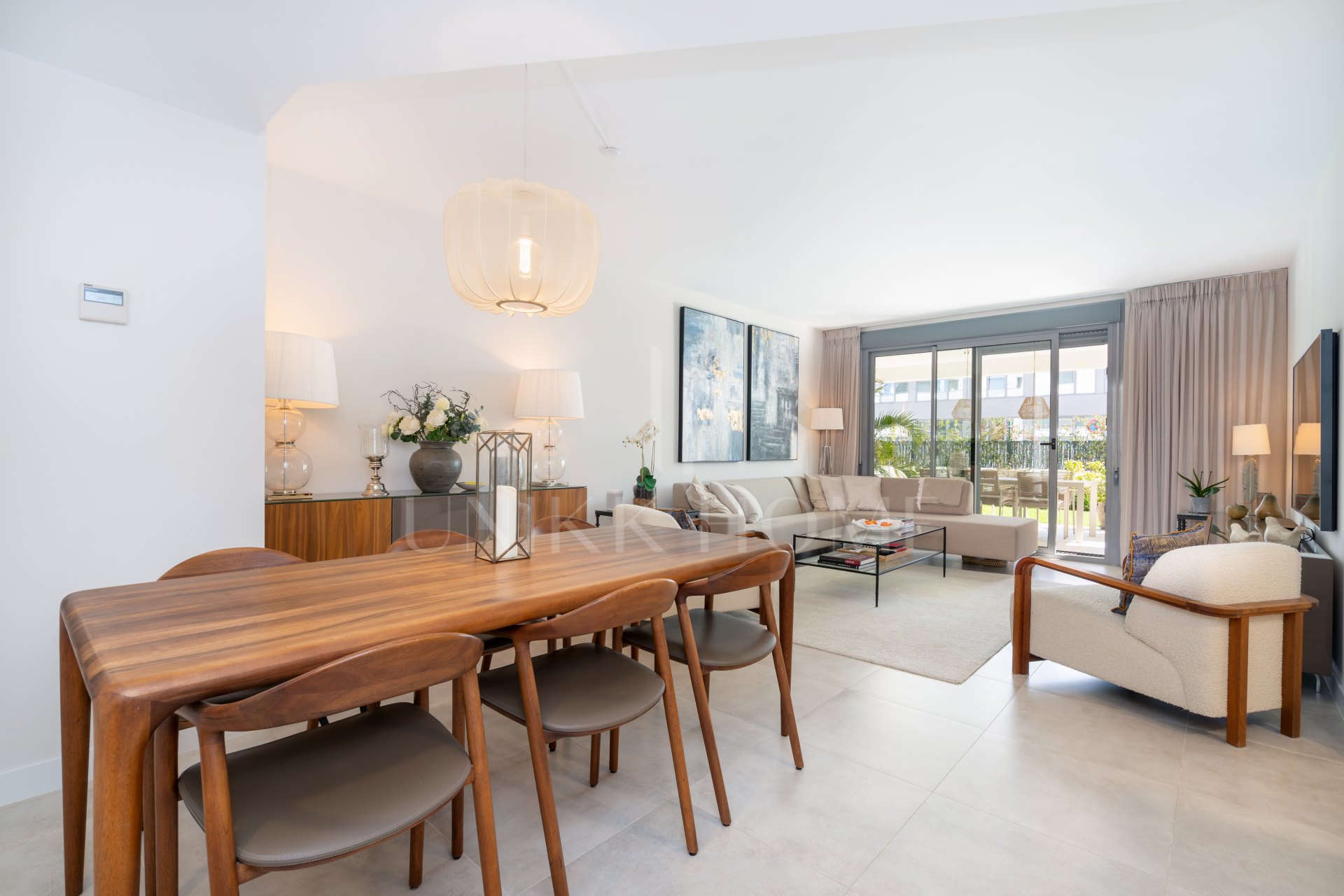 Luminoso apartamento en planta baja de 3 dormitorios con jardín privado en Vanian Gardens – Nueva Milla de Oro