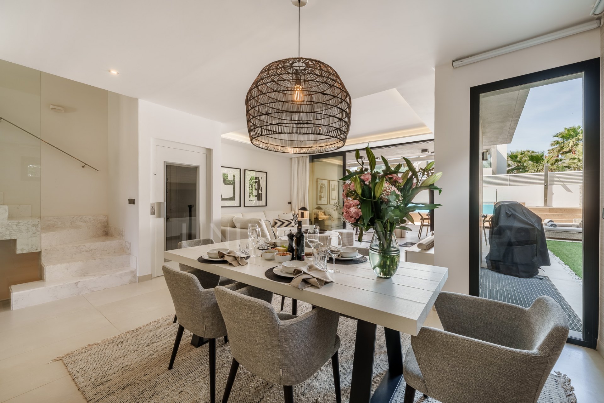 Villa pareada contemporánea exclusiva junto a la playa