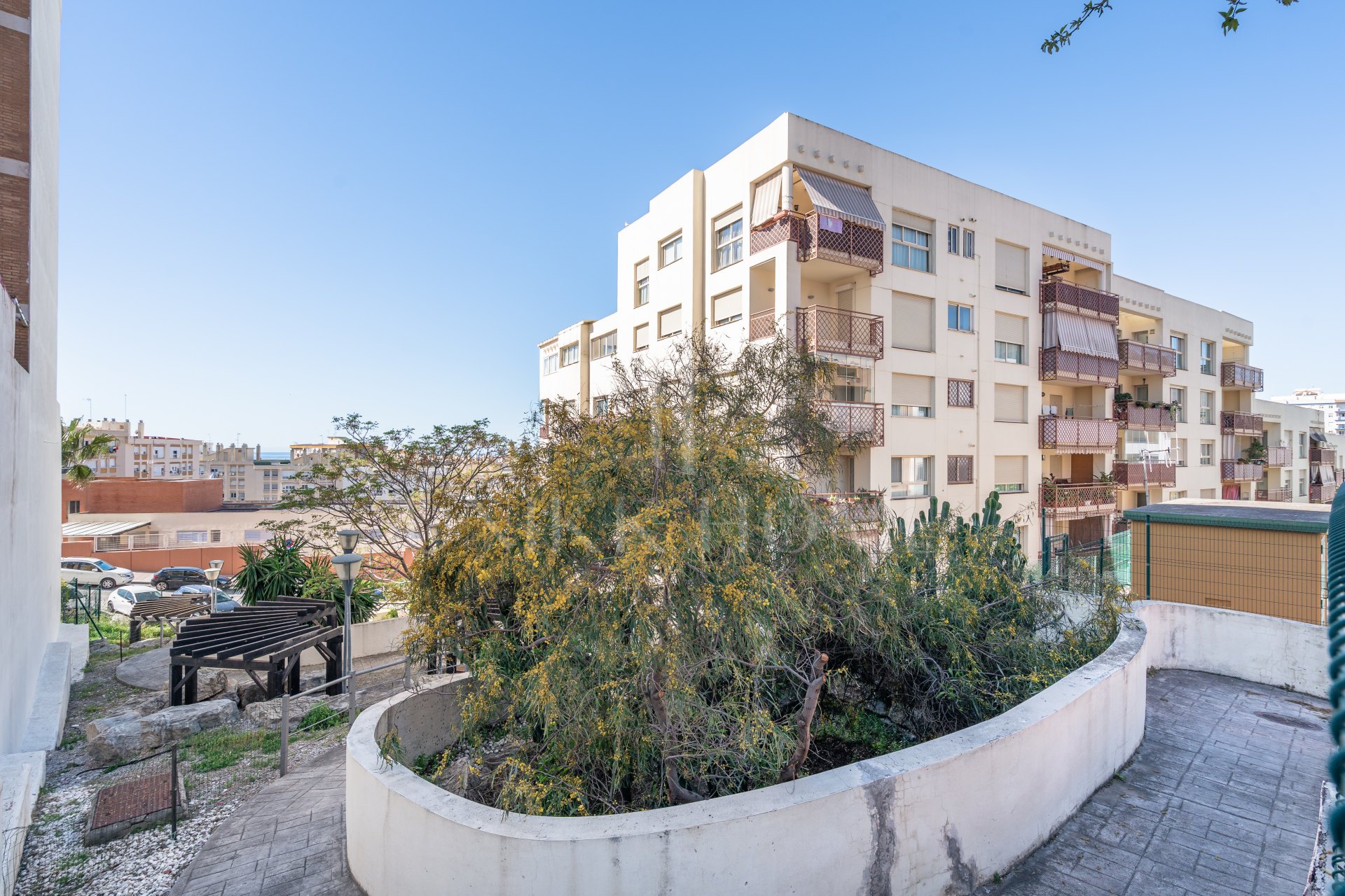 4-bedroom apartment with open views – La Lobilla, Estepona