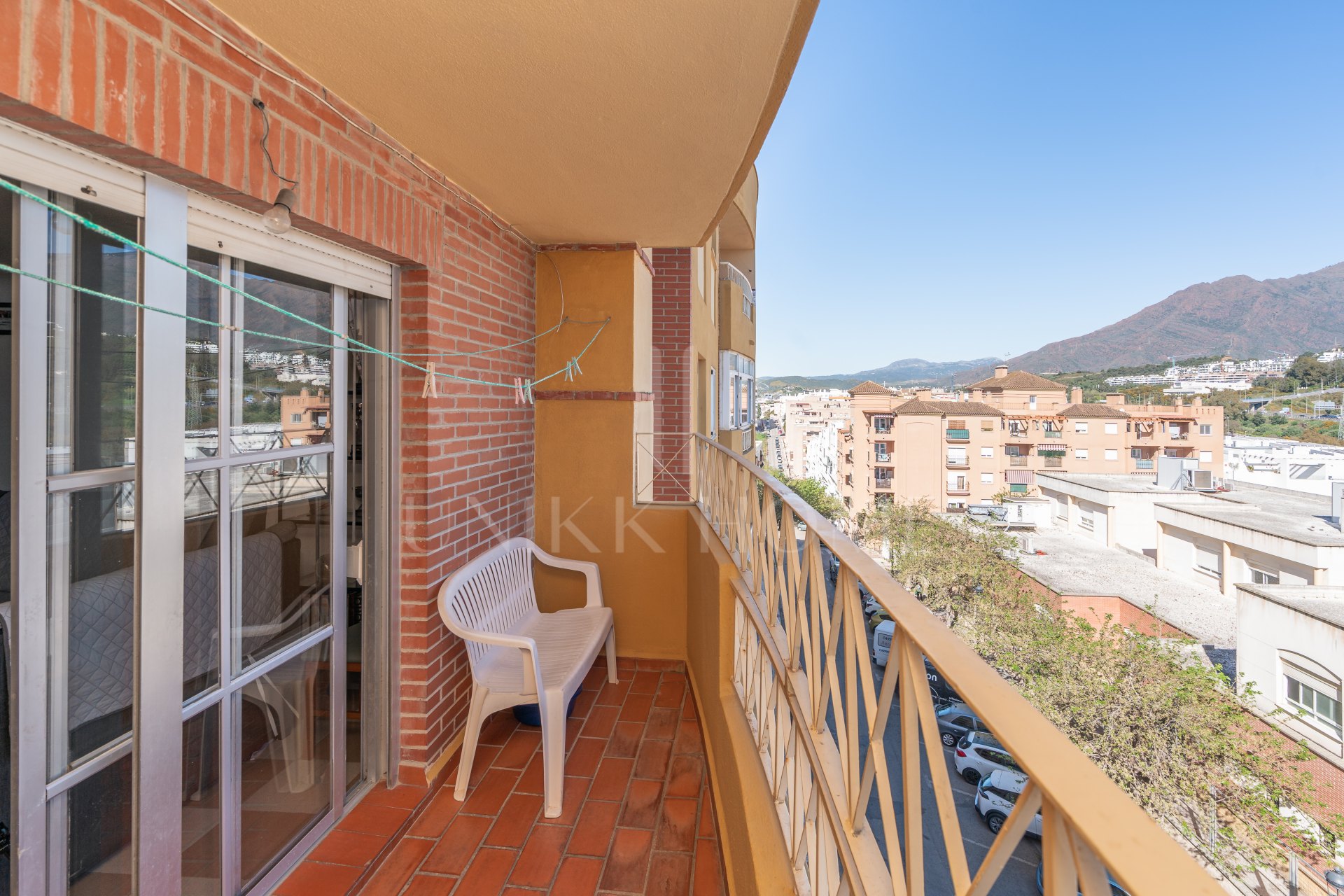 4-bedroom apartment with open views – La Lobilla, Estepona