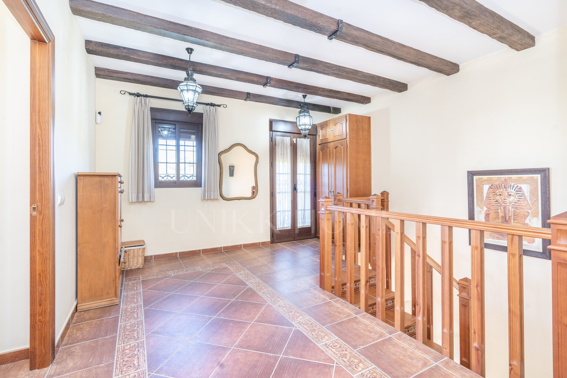 Villa con vistas al mar, grandes parcelas y un potencial infinito – La Pantoja, Colinas de Estepona