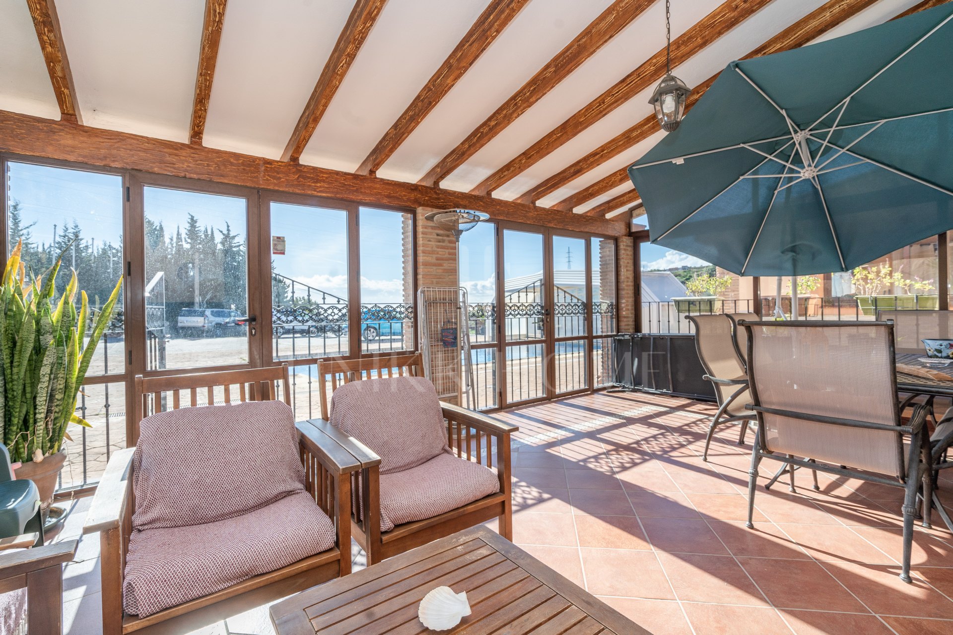 Villa con vistas al mar, grandes parcelas y un potencial infinito – La Pantoja, Colinas de Estepona