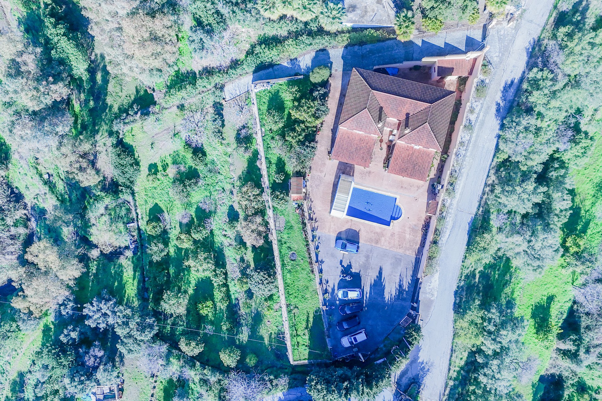 Villa con vistas al mar, grandes parcelas y un potencial infinito – La Pantoja, Colinas de Estepona