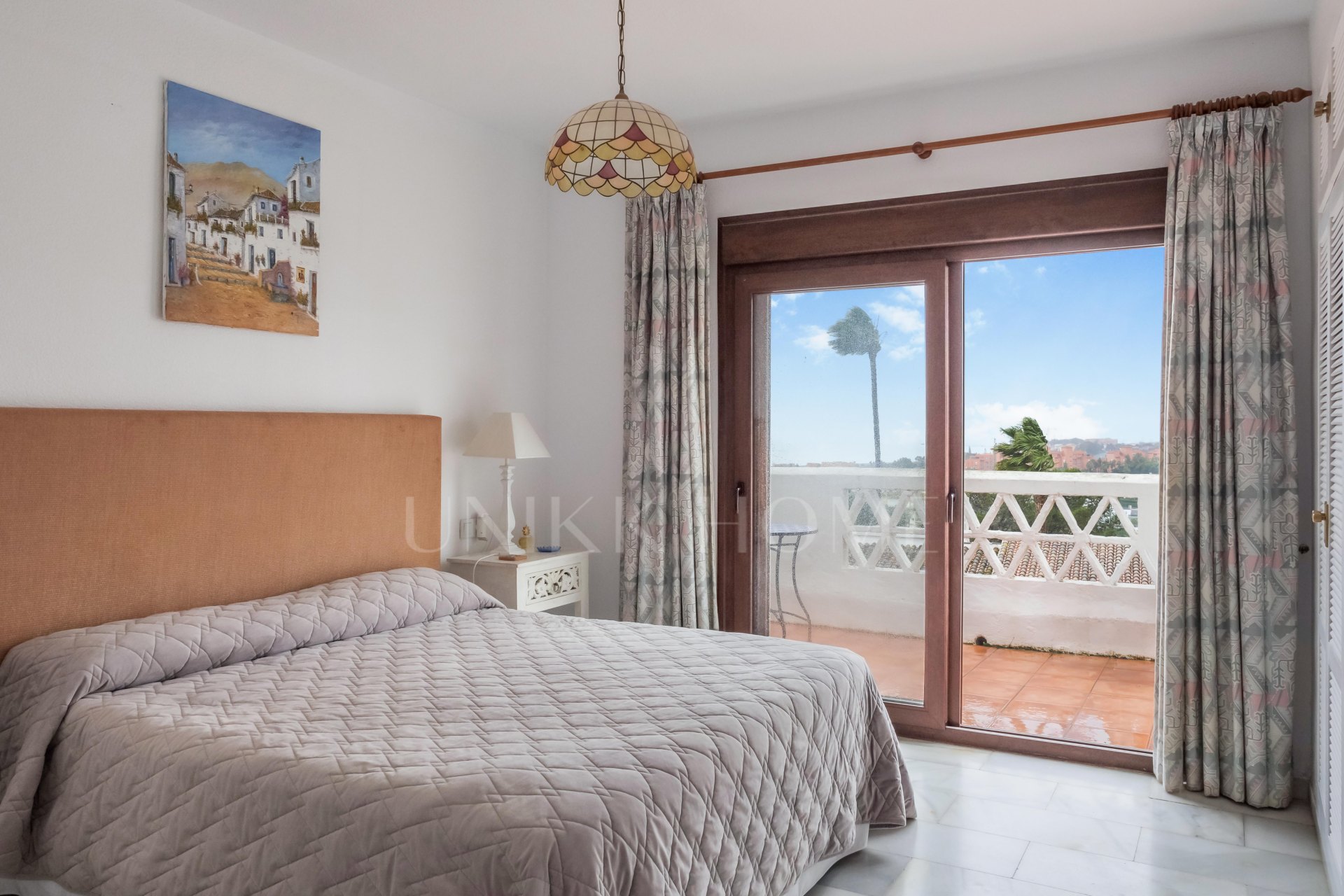 Townhouse with Panoramic Sea Views in the Heart of La Duquesa with tourist license