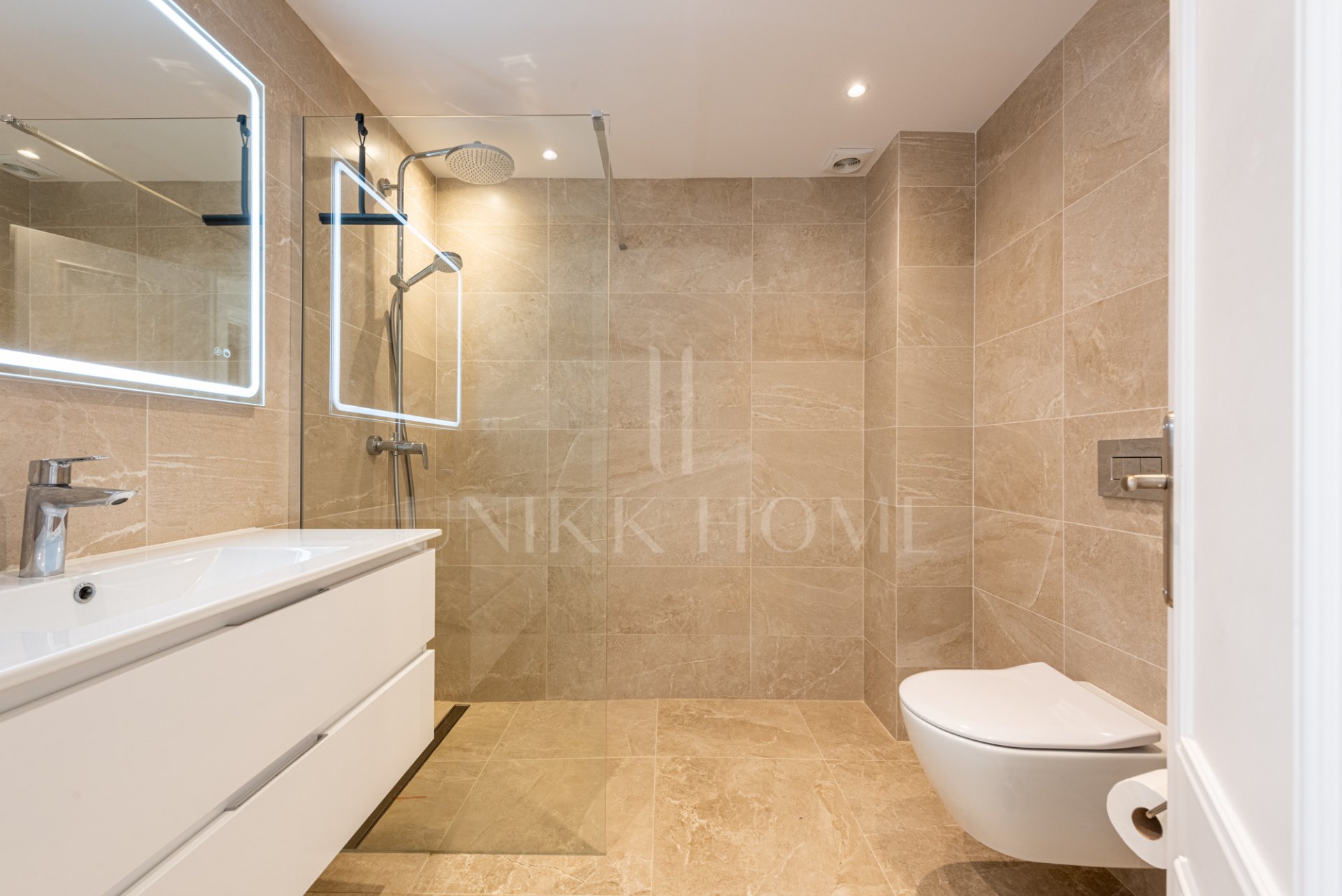 Middle Floor Apartment For Sale In Nueva Andalucia