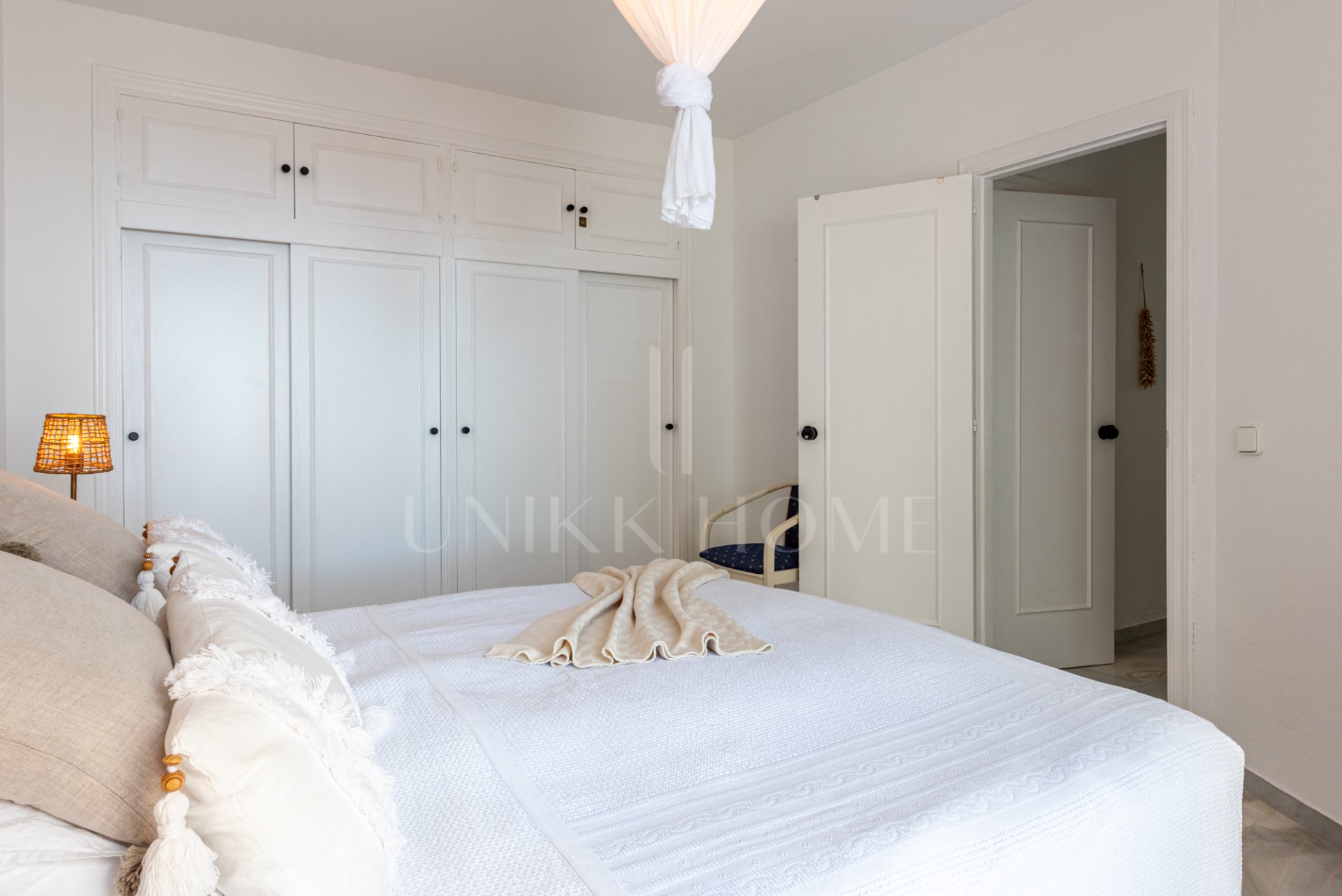 Spacious Apartment with Stunning Sea Views in Calahonda