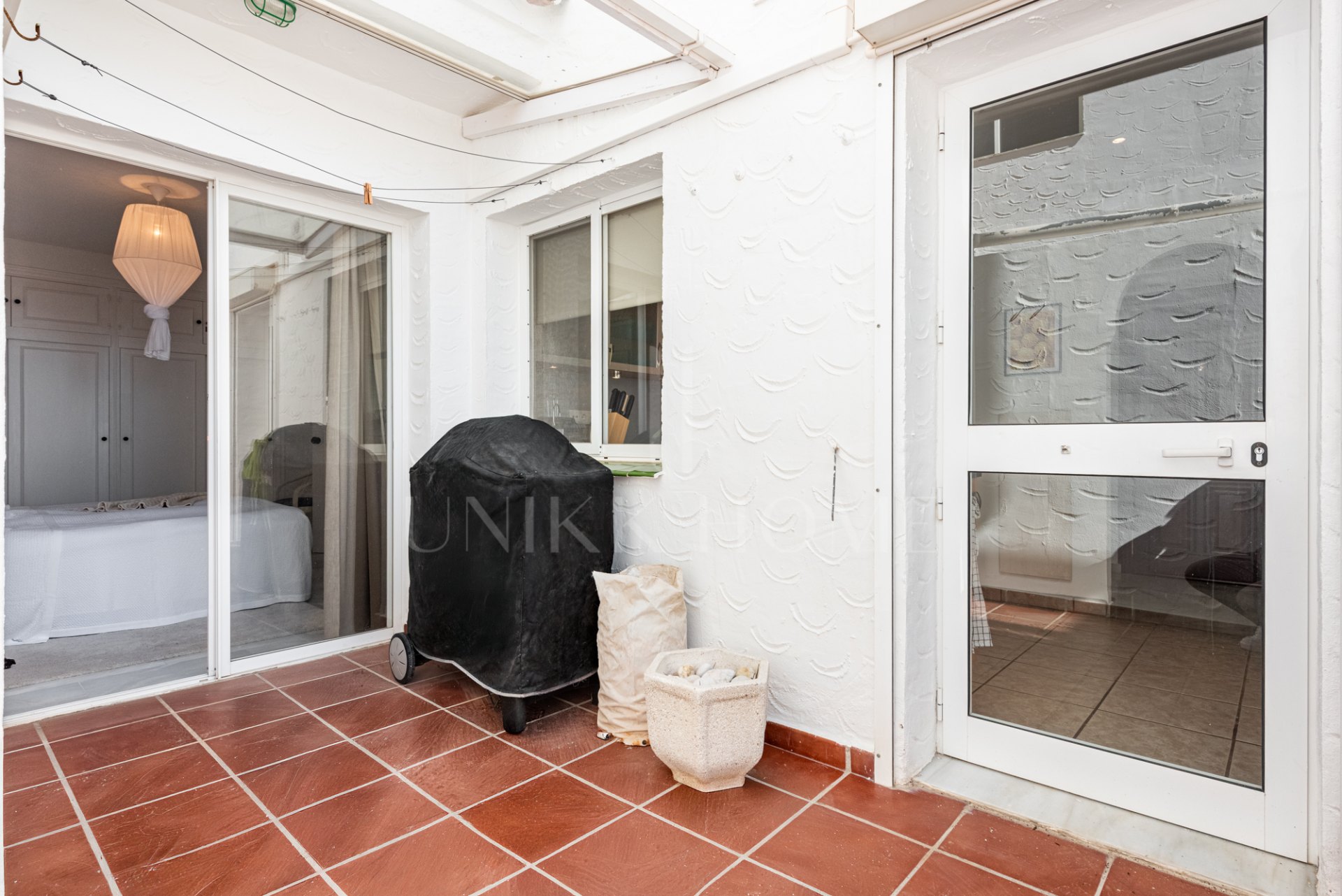 Spacious Apartment with Stunning Sea Views in Calahonda