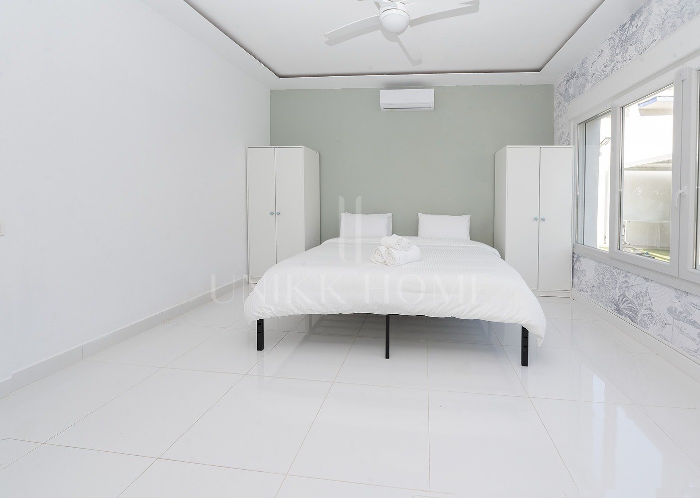 Private 6 bedroom Villa in prime Benalmádena location