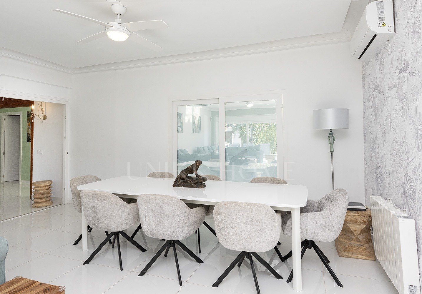 Private 6 bedroom Villa in prime Benalmádena location