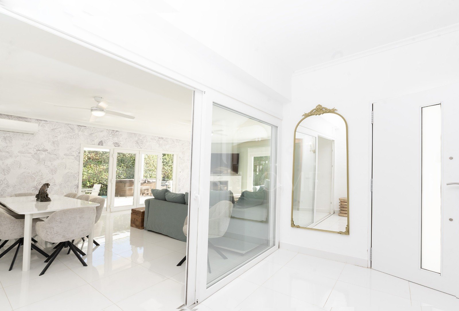 Private 6 bedroom Villa in prime Benalmádena location