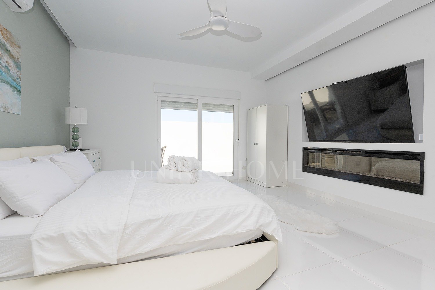 Private 6 bedroom Villa in prime Benalmádena location