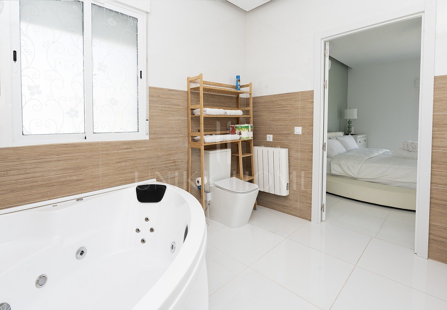 Private 6 bedroom Villa in prime Benalmádena location