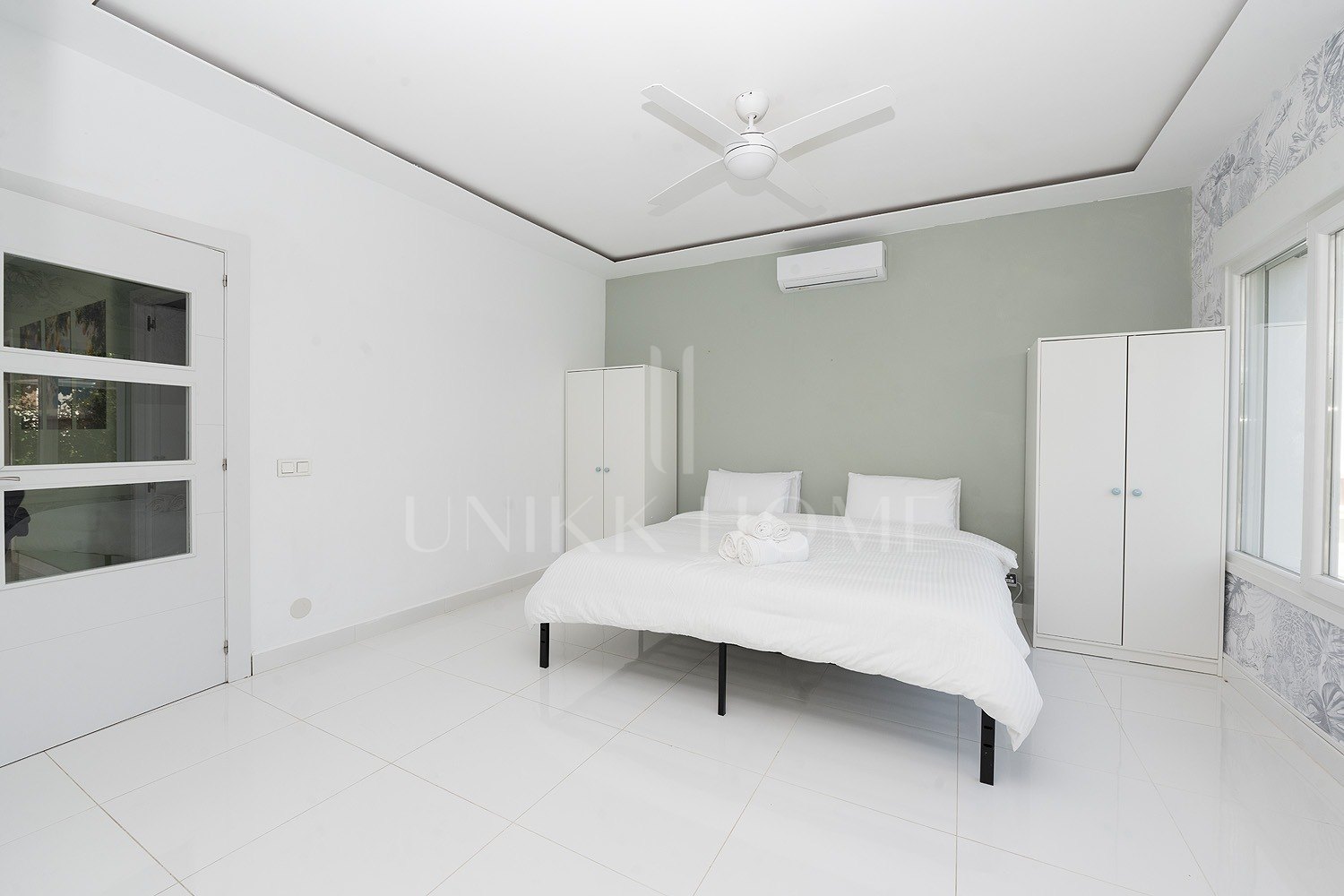 Private 6 bedroom Villa in prime Benalmádena location