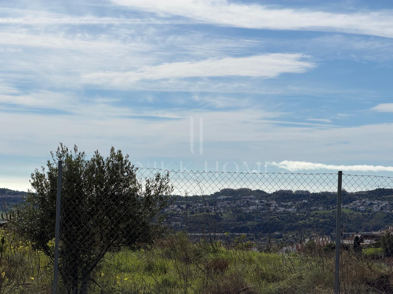 Flat plot with beautiful views in Lomas del Flamenco, close to Mijas Golf!