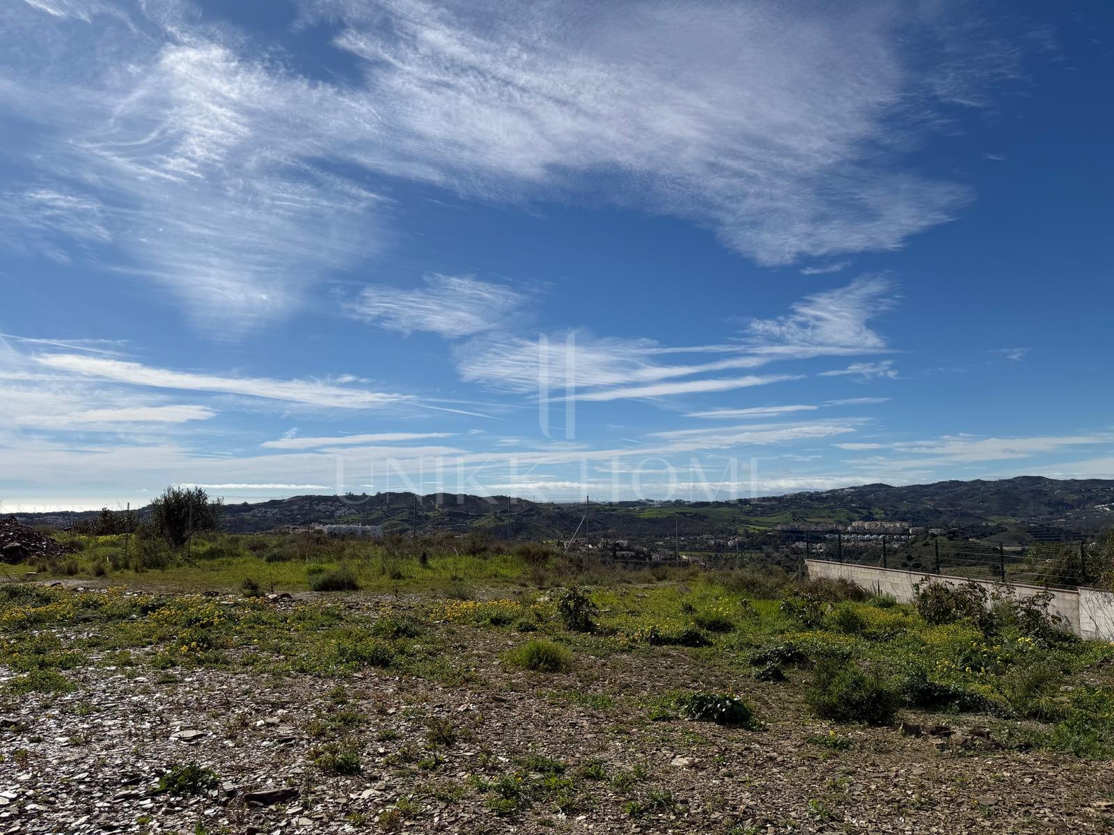 Flat plot with beautiful views in Lomas del Flamenco, close to Mijas Golf!
