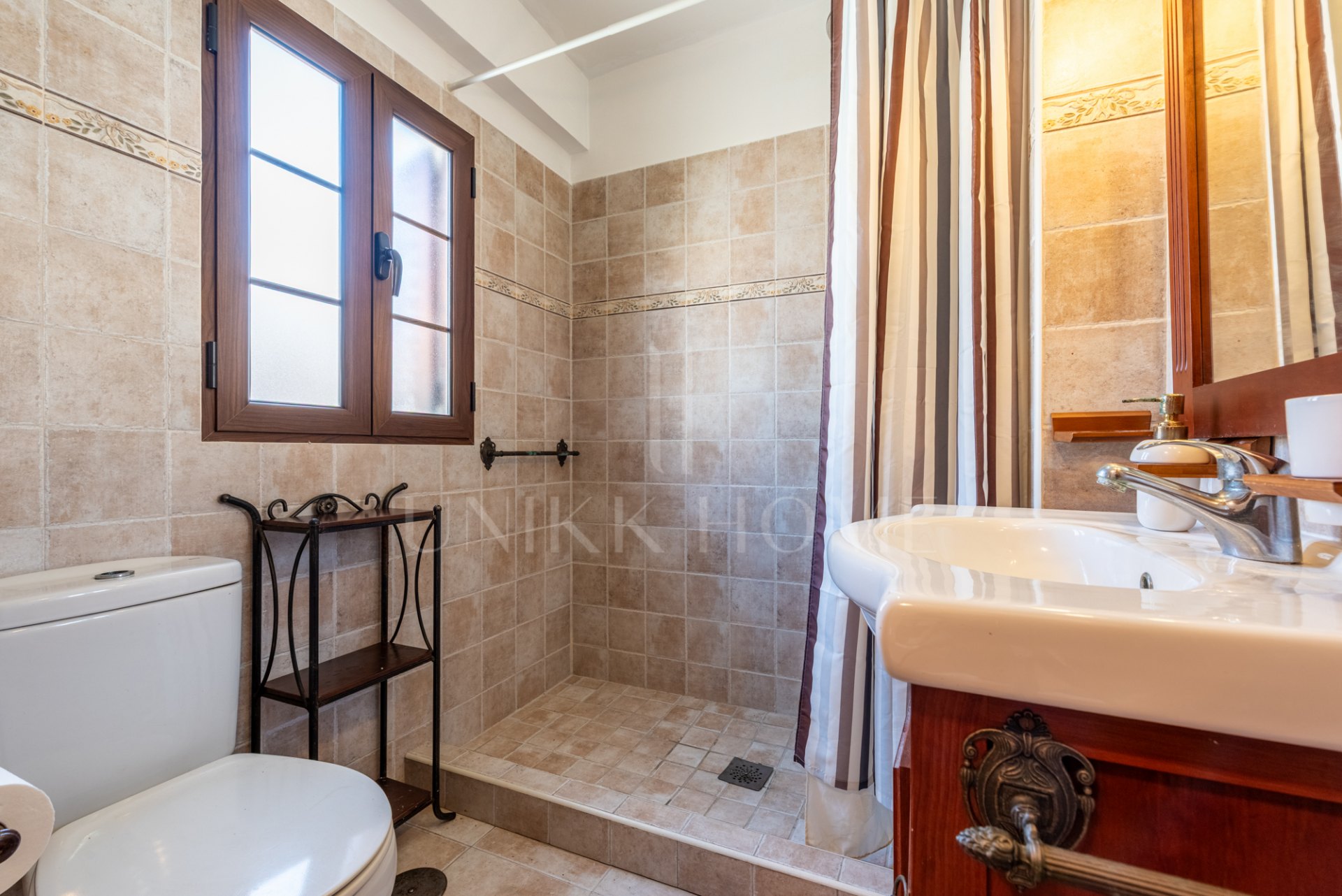 Charming townhouse for sale in Pueblo López - prime central location in Fuengirola