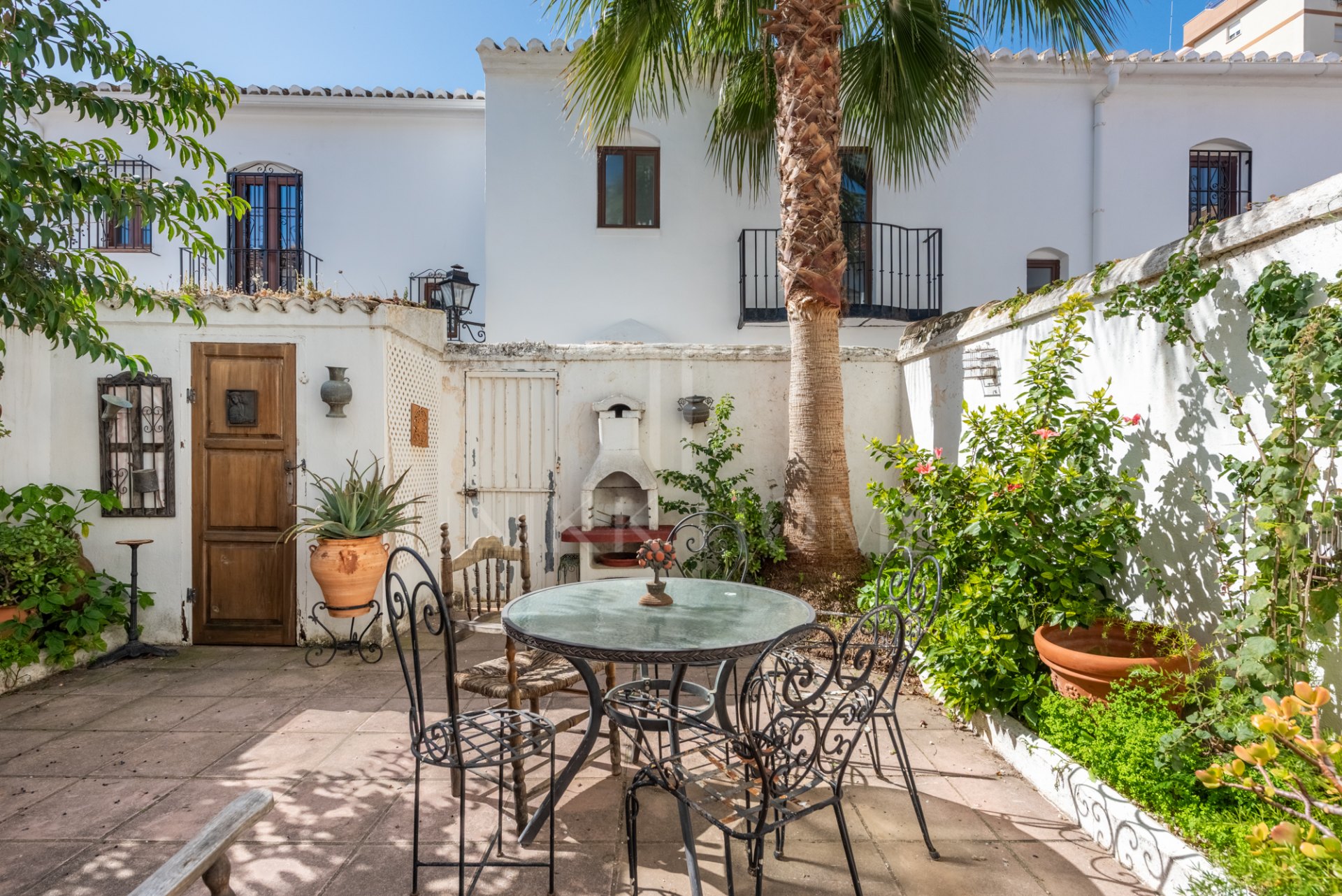 Charming townhouse for sale in Pueblo López - prime central location in Fuengirola