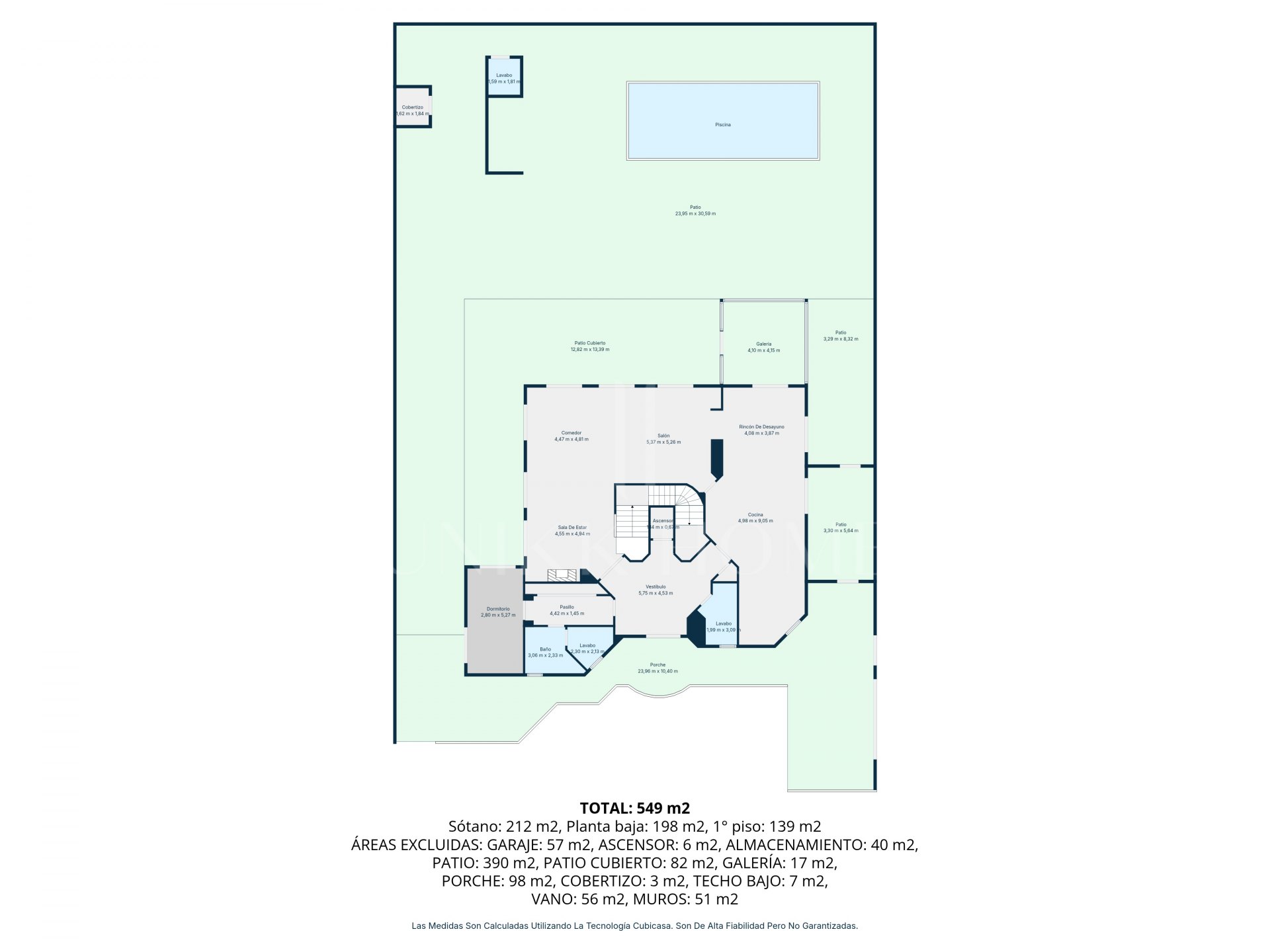 Exclusiva villa de tres plantas en San Pedro Playa