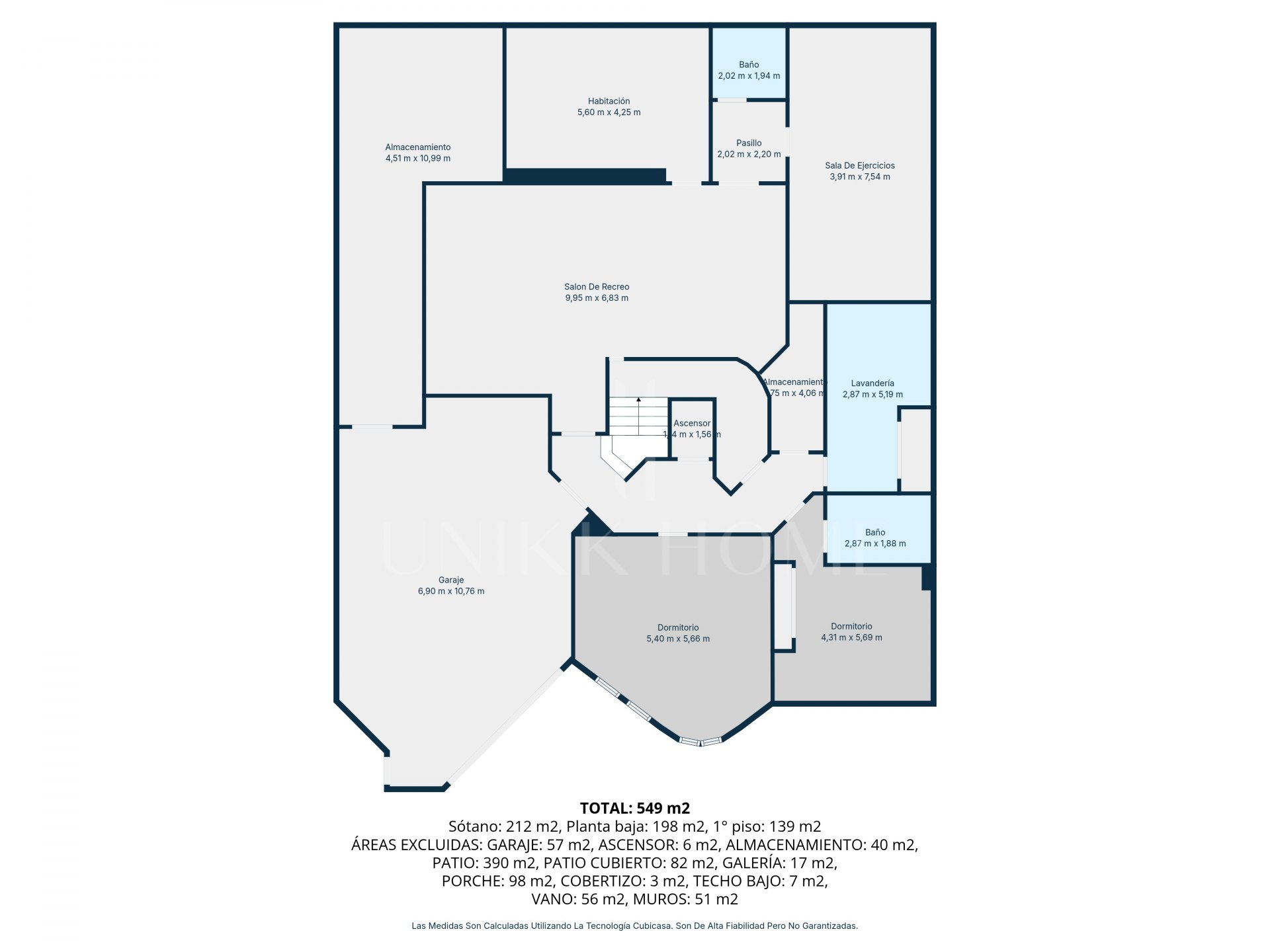 Exclusiva villa de tres plantas en San Pedro Playa