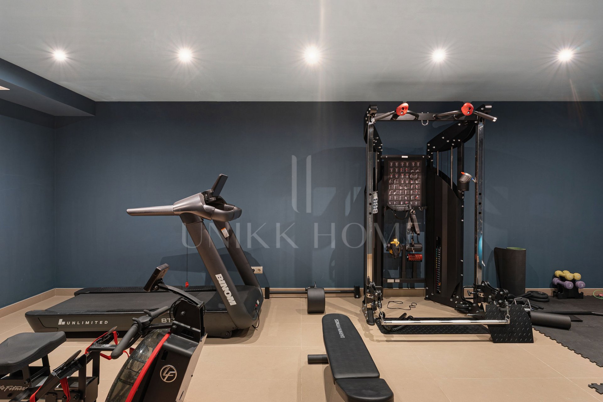 Exclusiva villa de tres plantas en San Pedro Playa