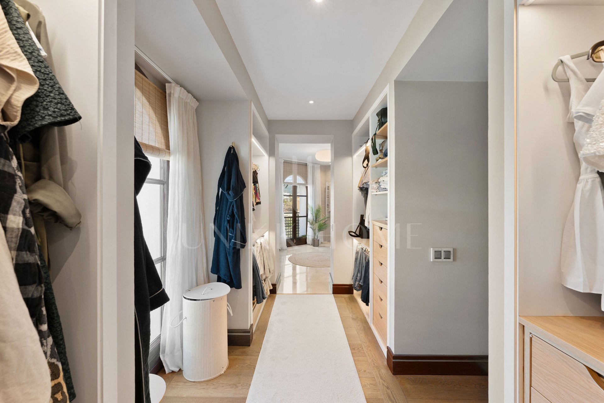 Exclusiva villa de tres plantas en San Pedro Playa