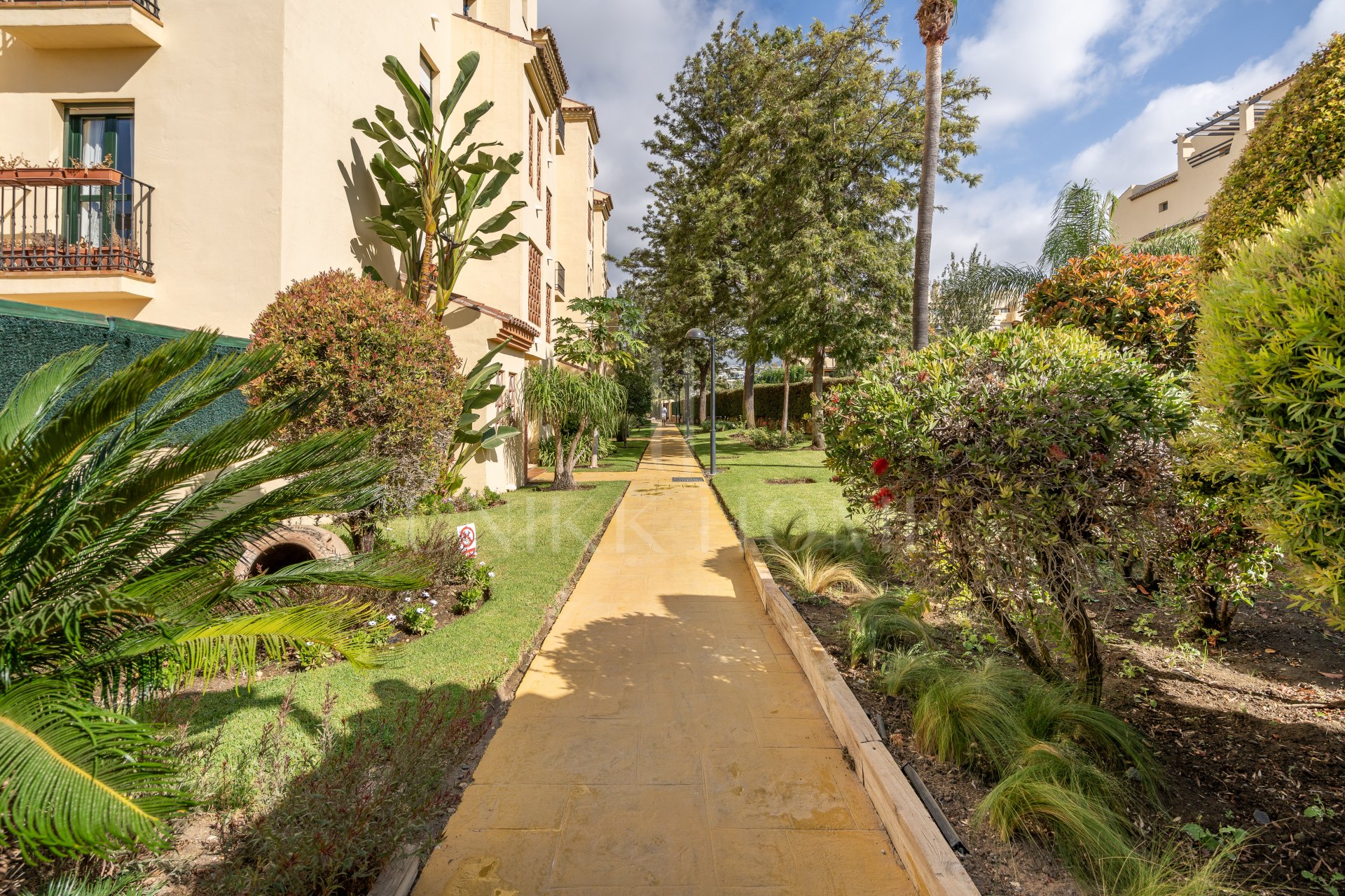 Two-Bedroom Apartment in La Resina Golf