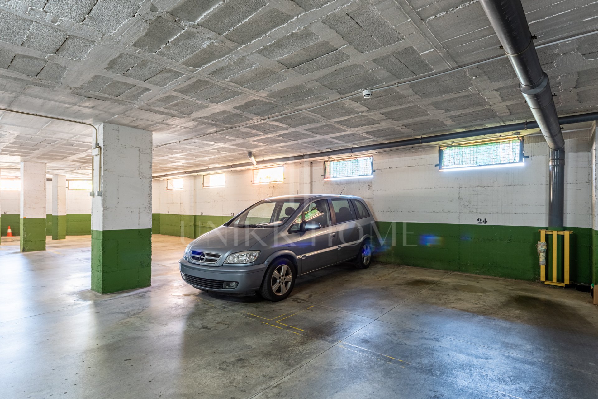 Ático dúplex de 4 dormitorios y 3 baños con vistas al mar