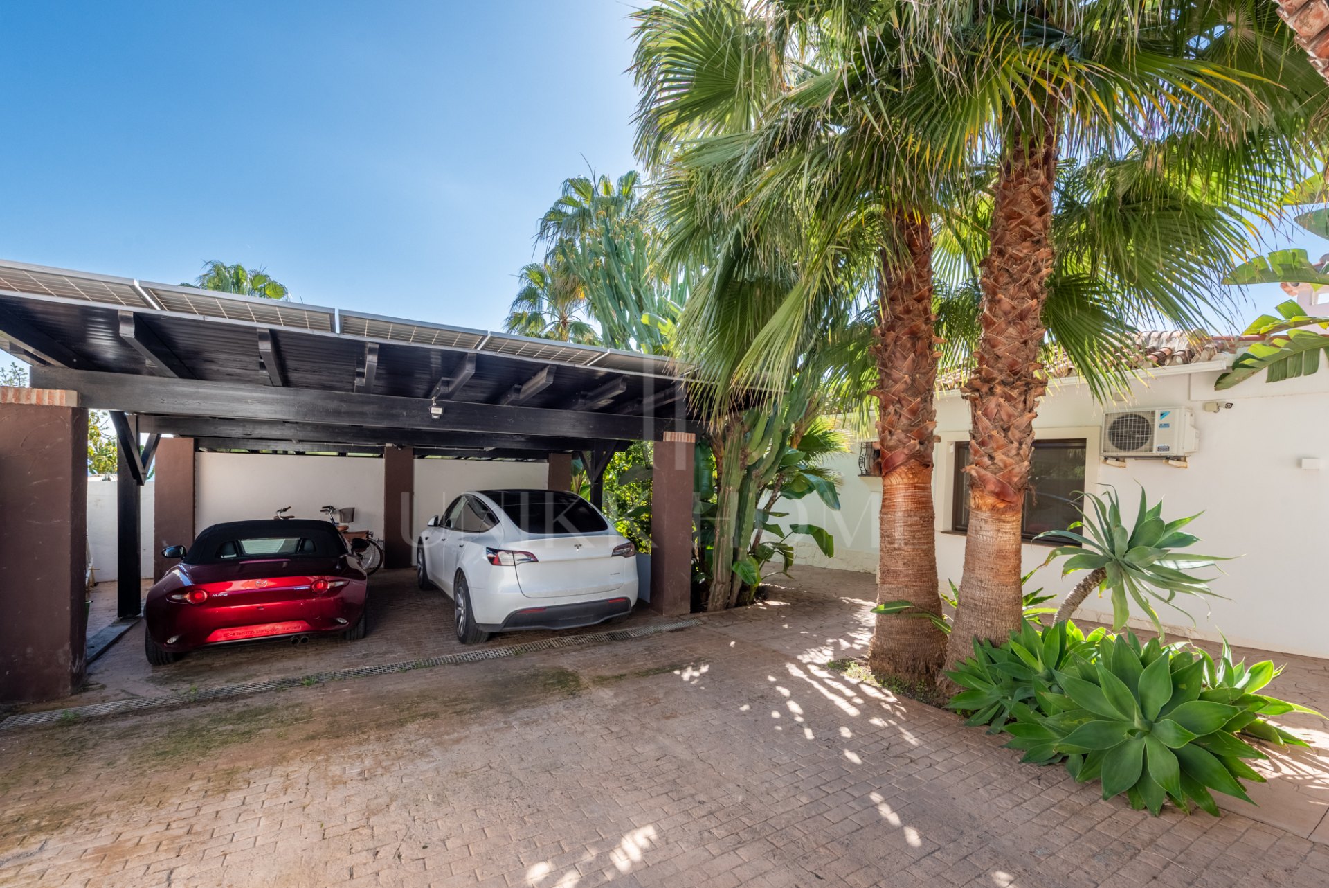 Completely Reconstructed Sea-View Villa with Tourist License – Marbella East