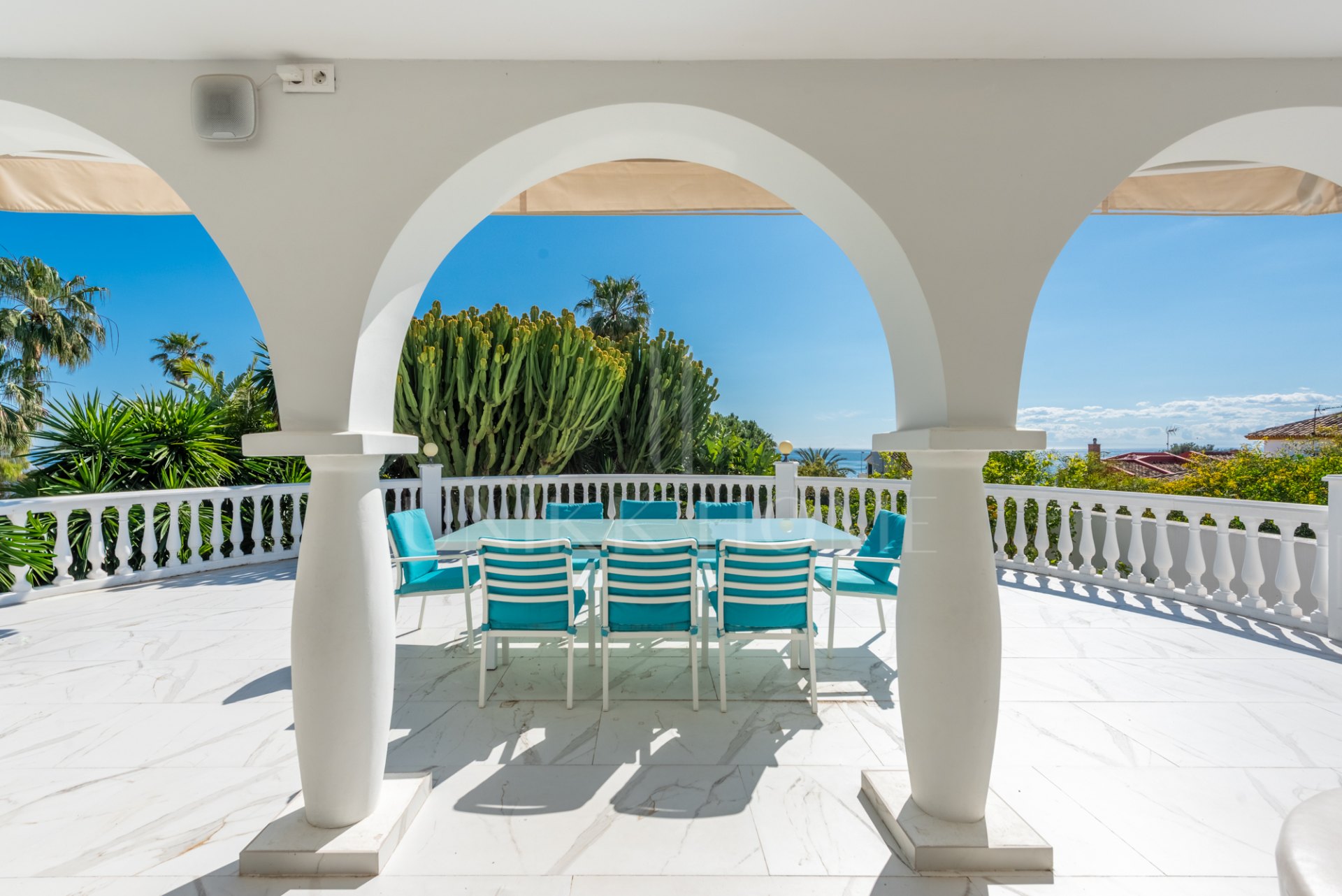 Completely Reconstructed Sea-View Villa with Tourist License – Marbella East