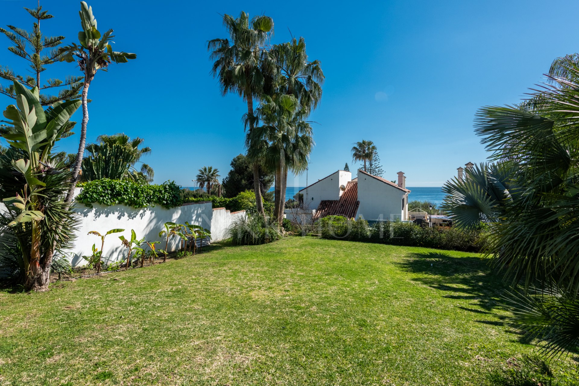 Completely Reconstructed Sea-View Villa with Tourist License – Marbella East