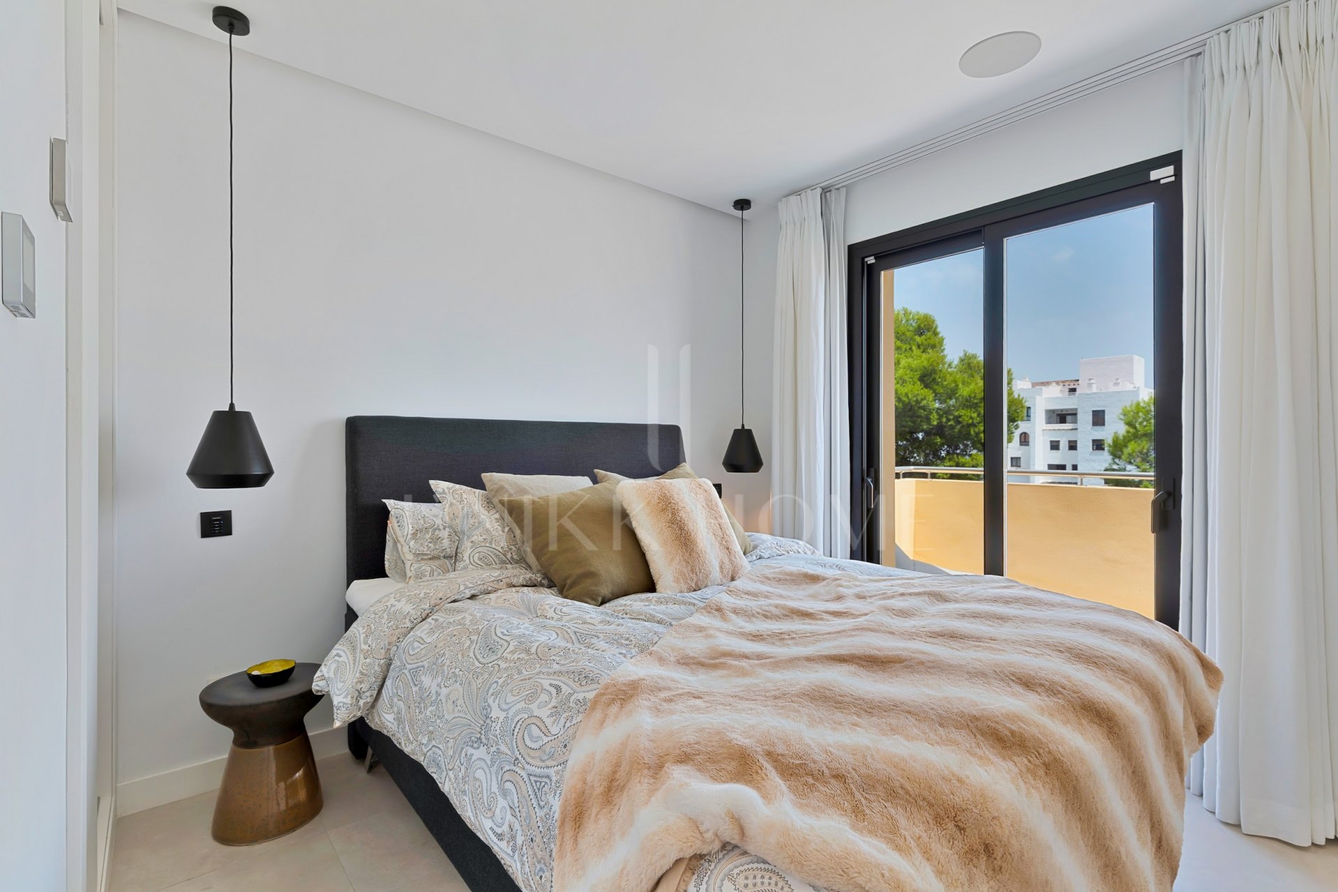 Atico dúplex en una ubicación privilegiada en Puerto Banus