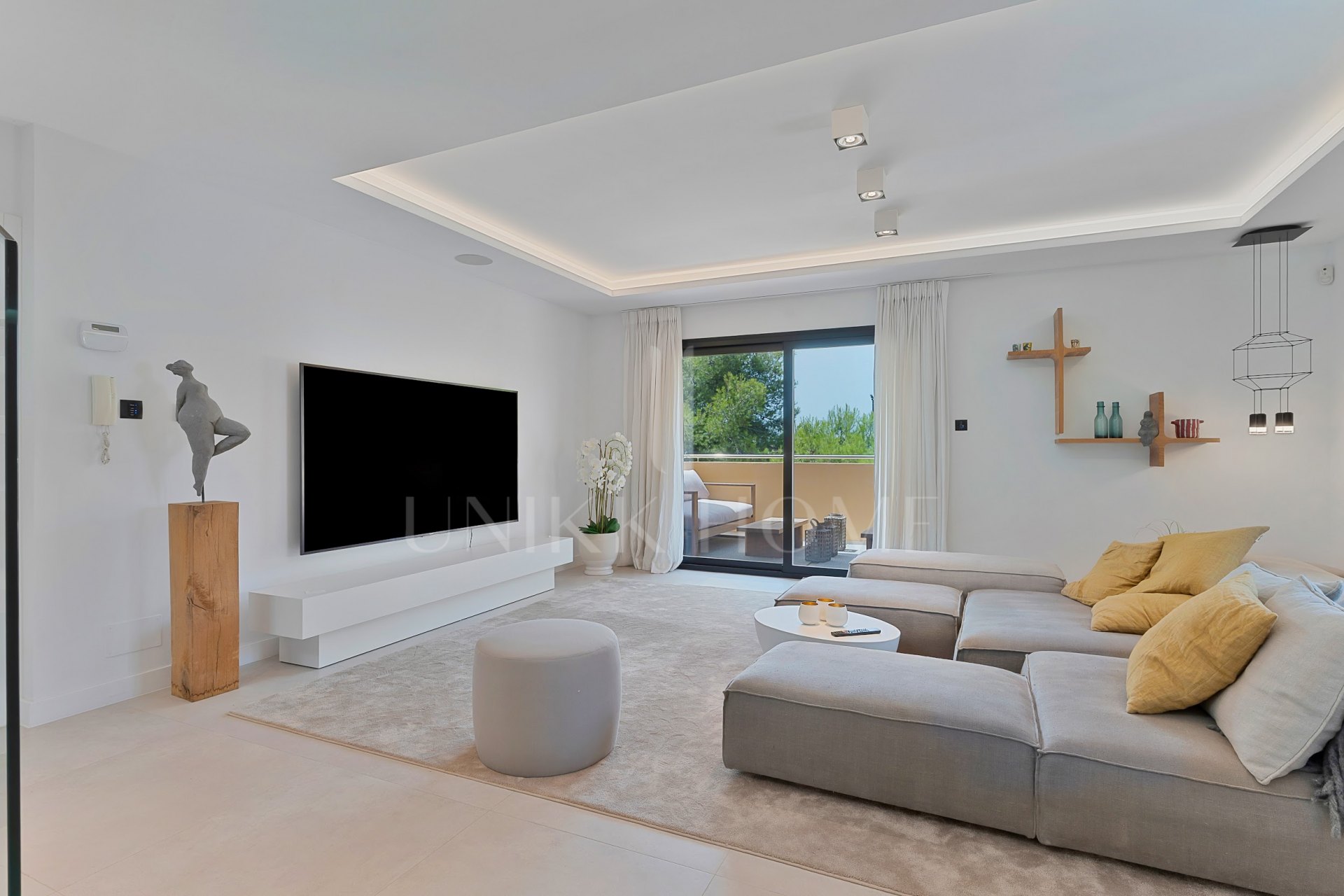 Atico dúplex en una ubicación privilegiada en Puerto Banus