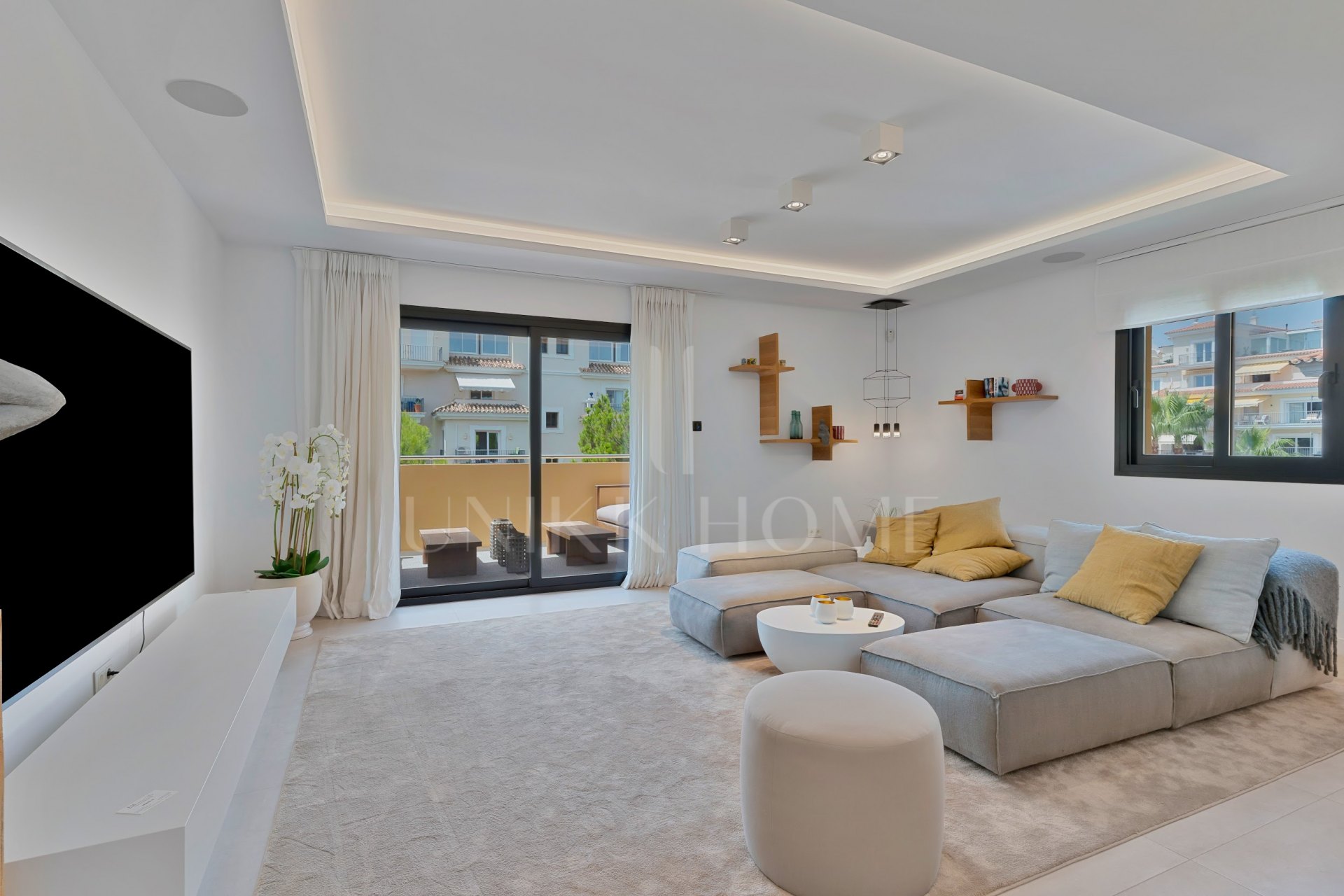 Atico dúplex en una ubicación privilegiada en Puerto Banus