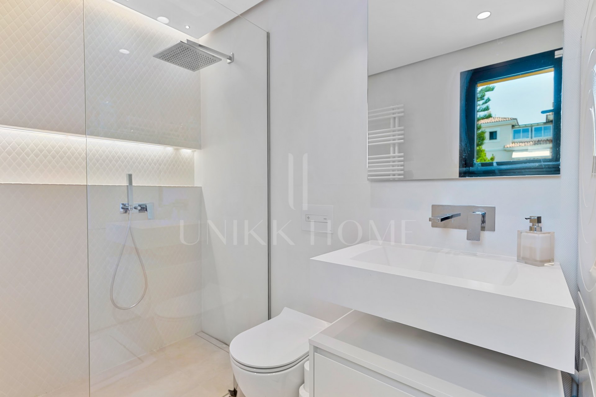 Atico dúplex en una ubicación privilegiada en Puerto Banus