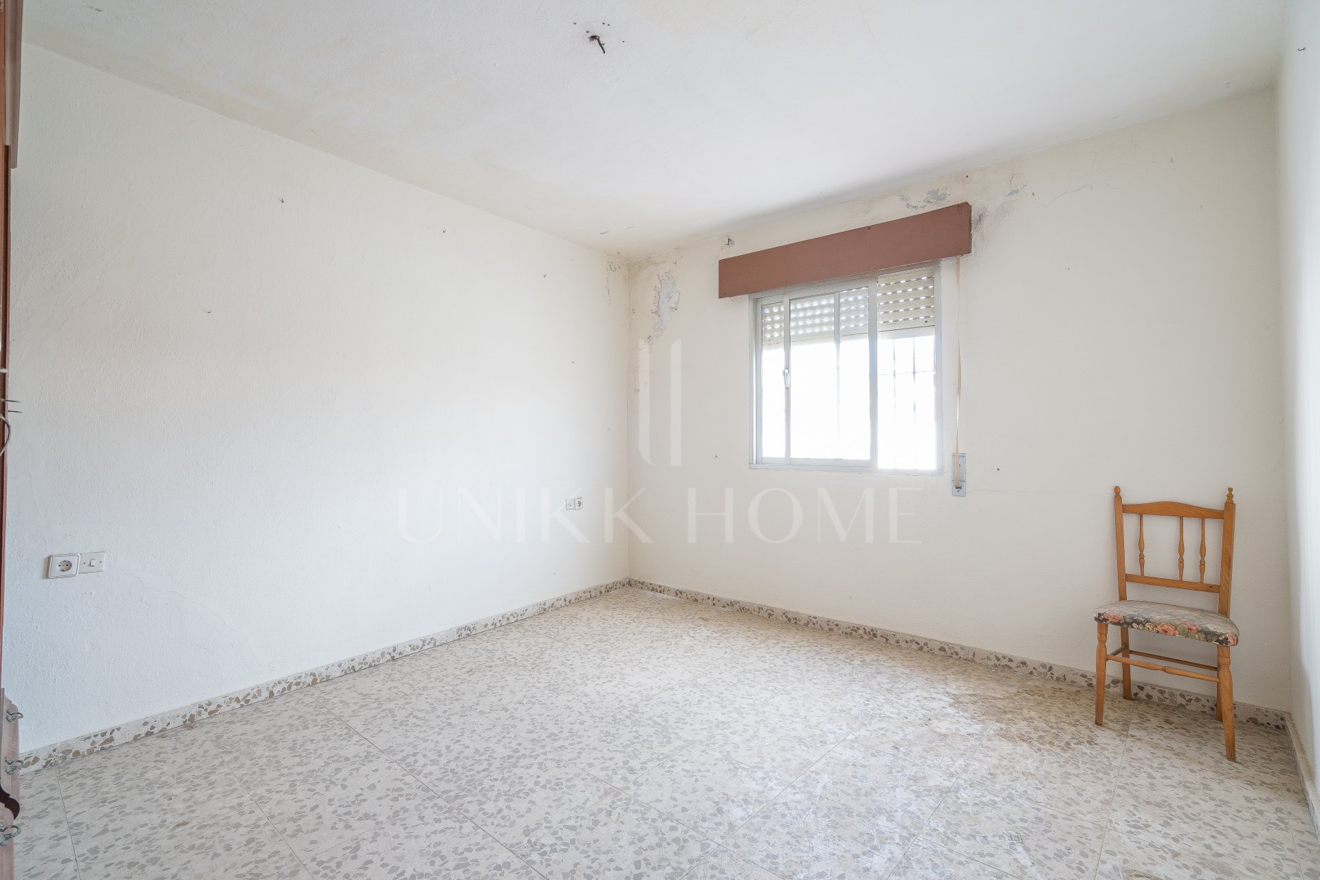 Amplia Casa Adosada con 6 Dormitorios en el Casco Antiguo de Estepona