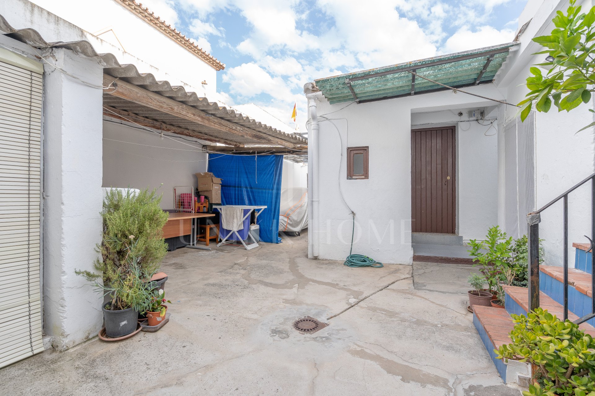 Amplia Casa Adosada con 6 Dormitorios en el Casco Antiguo de Estepona