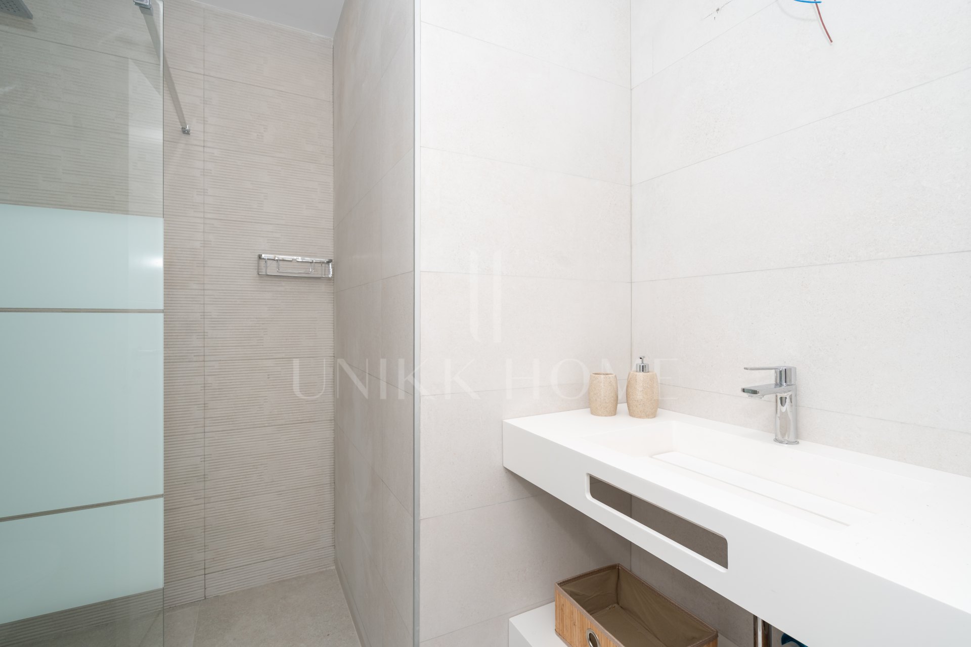 Impresionante apartamento en primera línea en Estepona Center