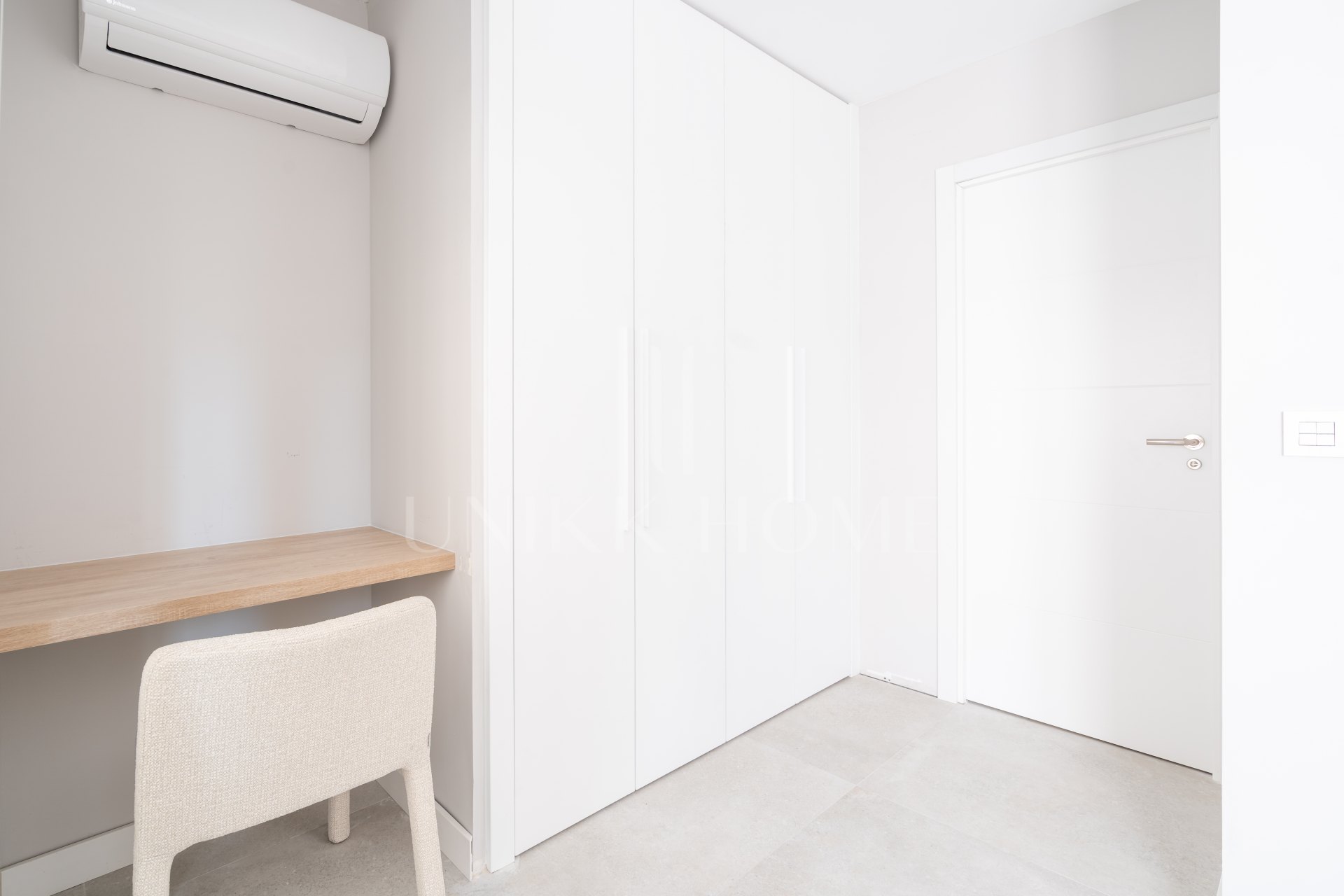 Impresionante apartamento en primera línea en Estepona Center