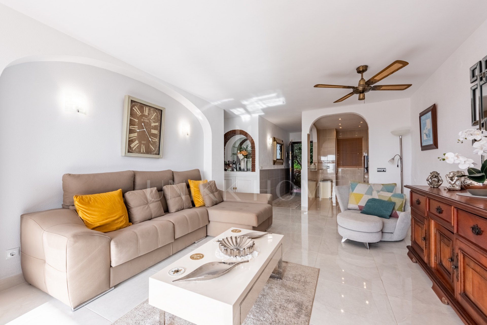 Apartamento de 2 Dormitorios con Vistas al Mar en Torrenueva – Costa del Sol